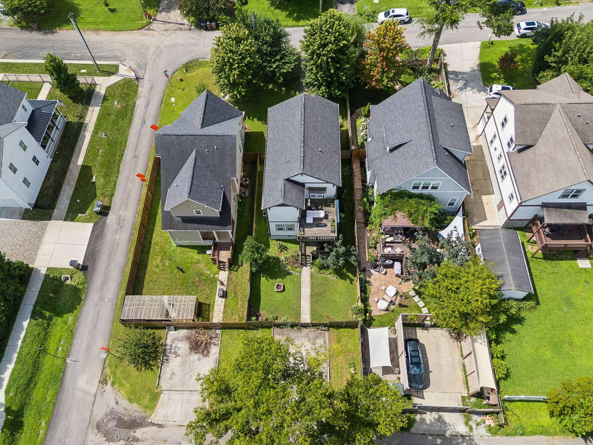 100 Rose St
