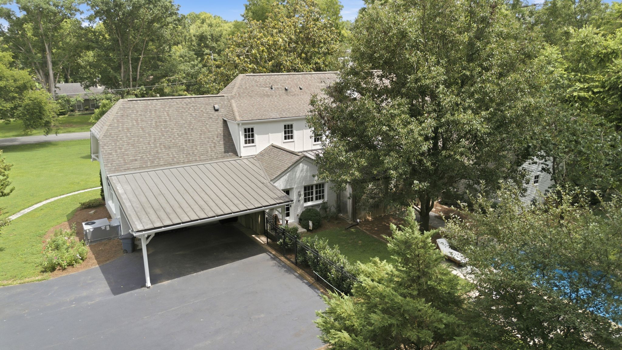 933 Van Leer Dr