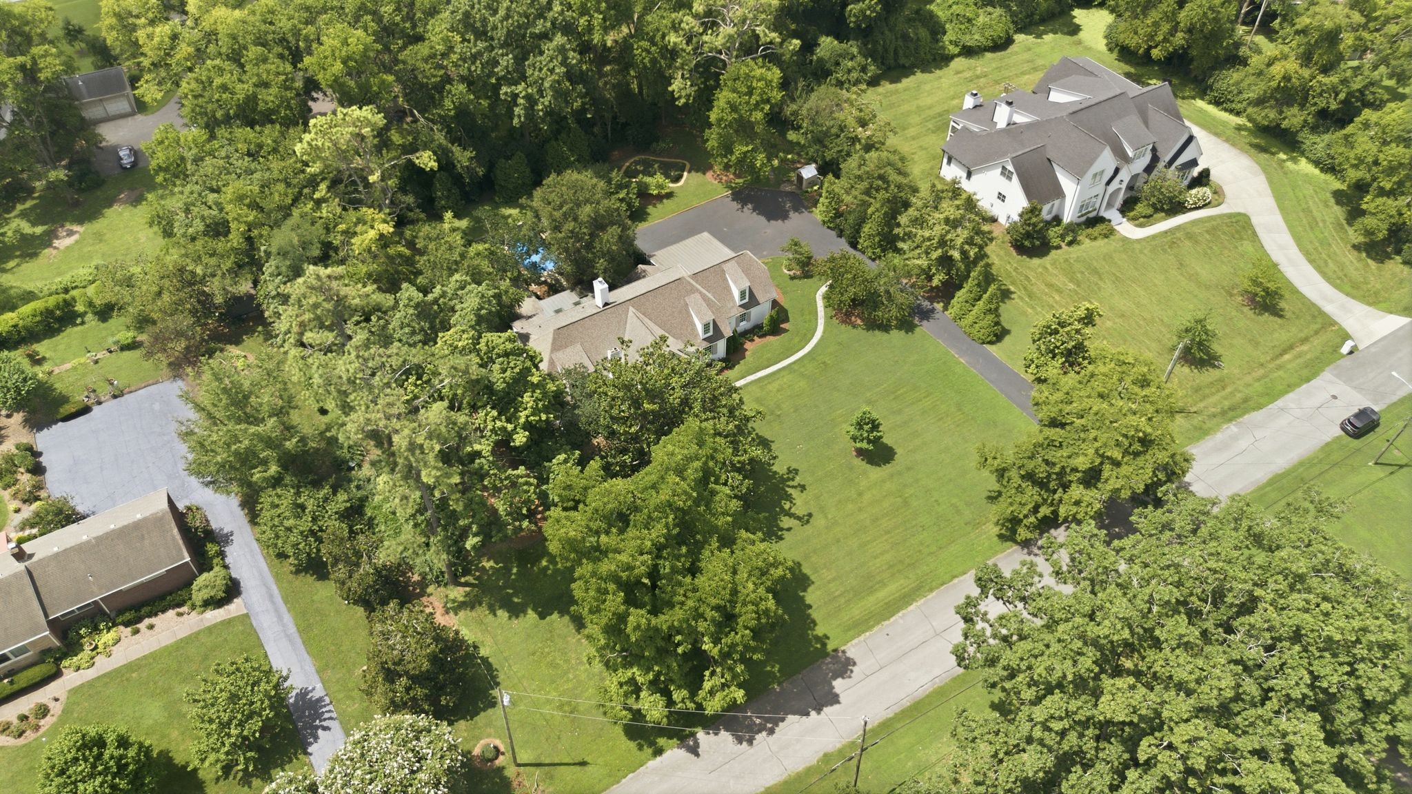 933 Van Leer Dr