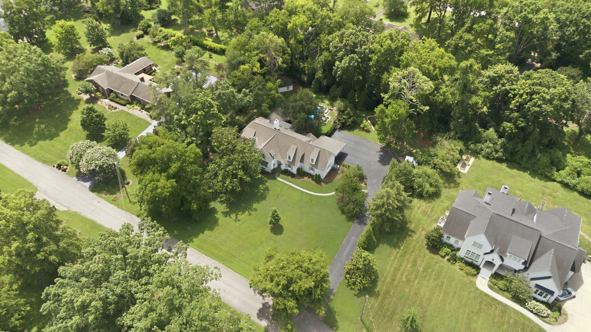 933 Van Leer Dr