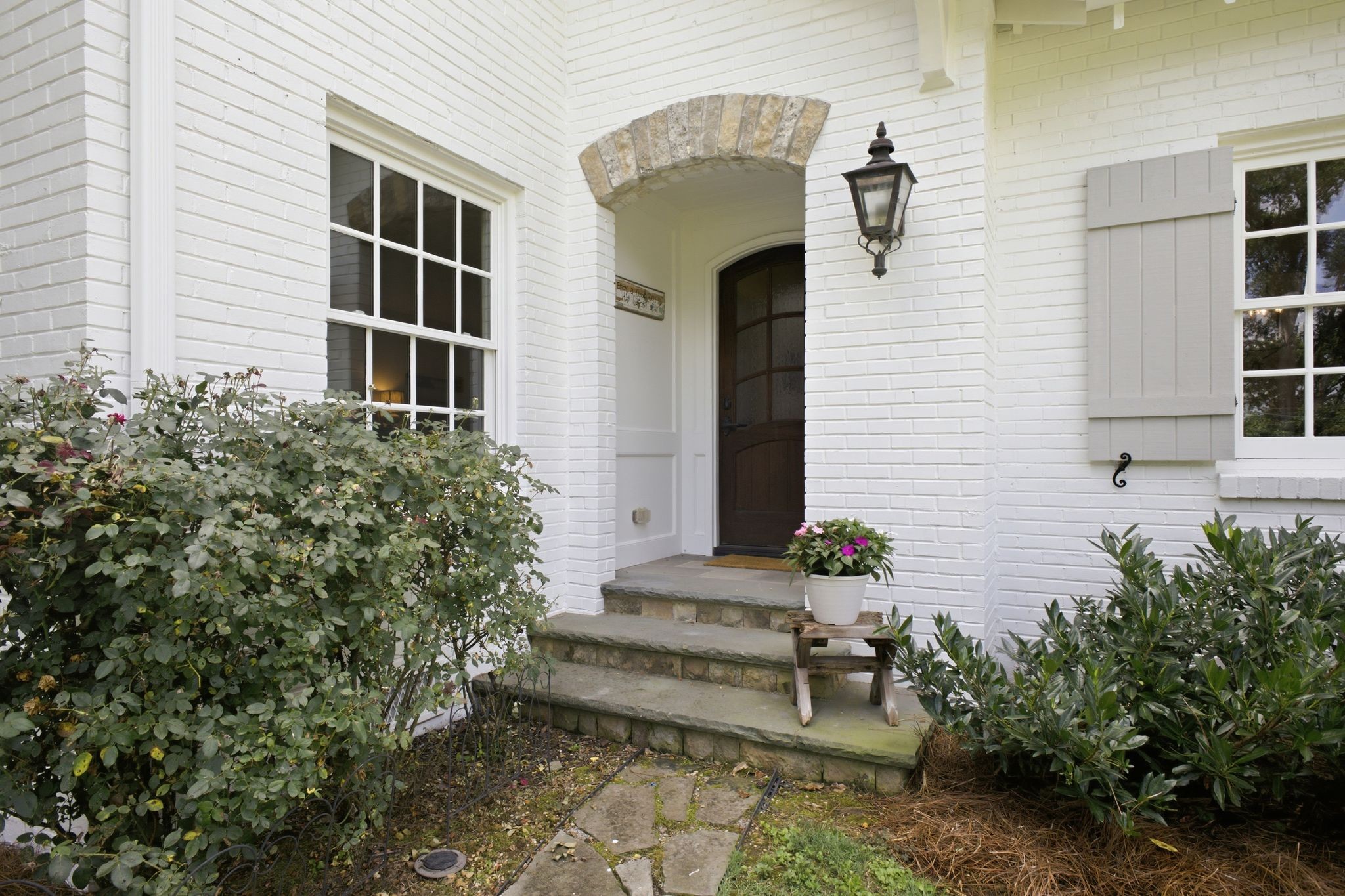 933 Van Leer Dr
