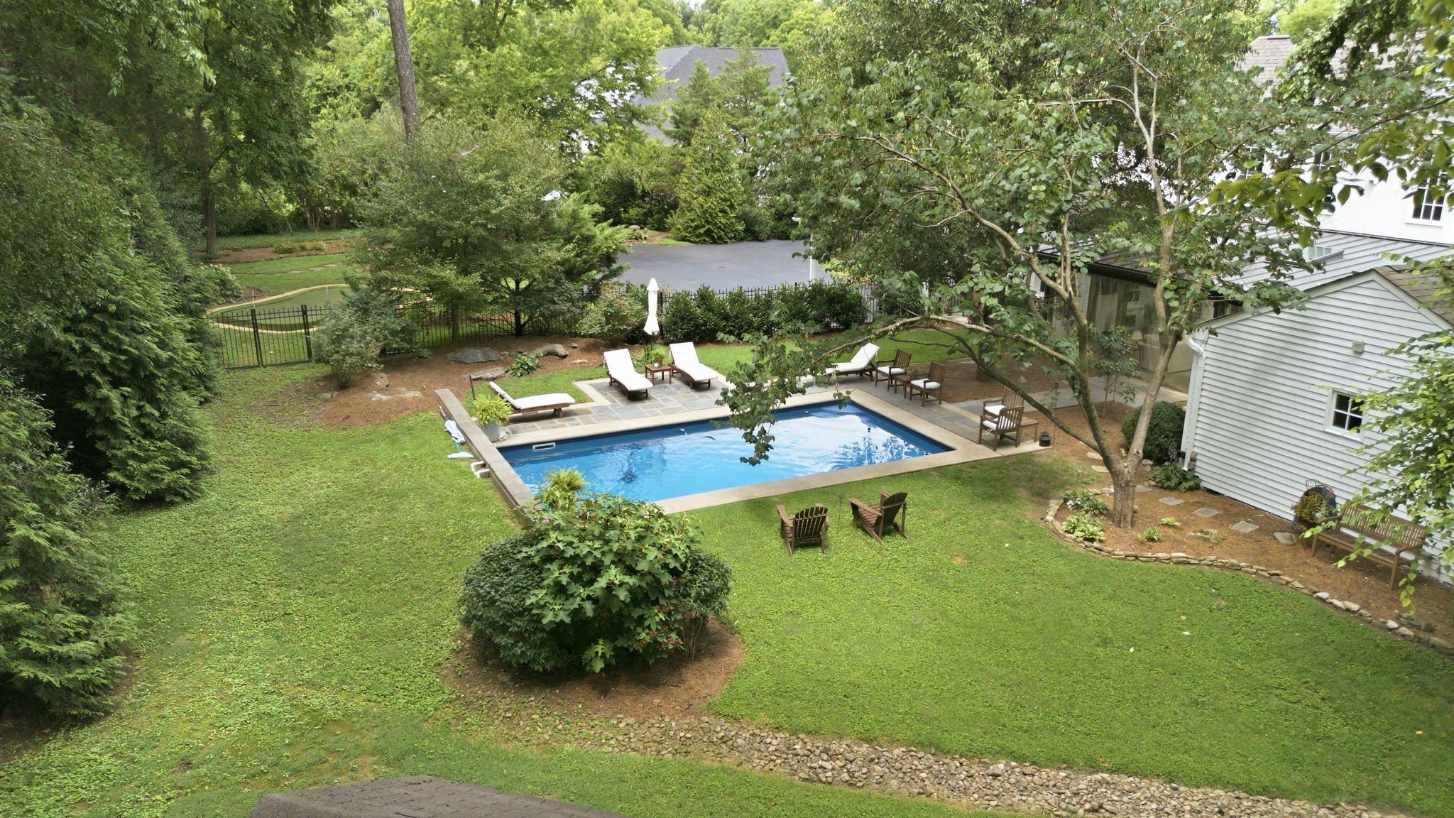 933 Van Leer Dr