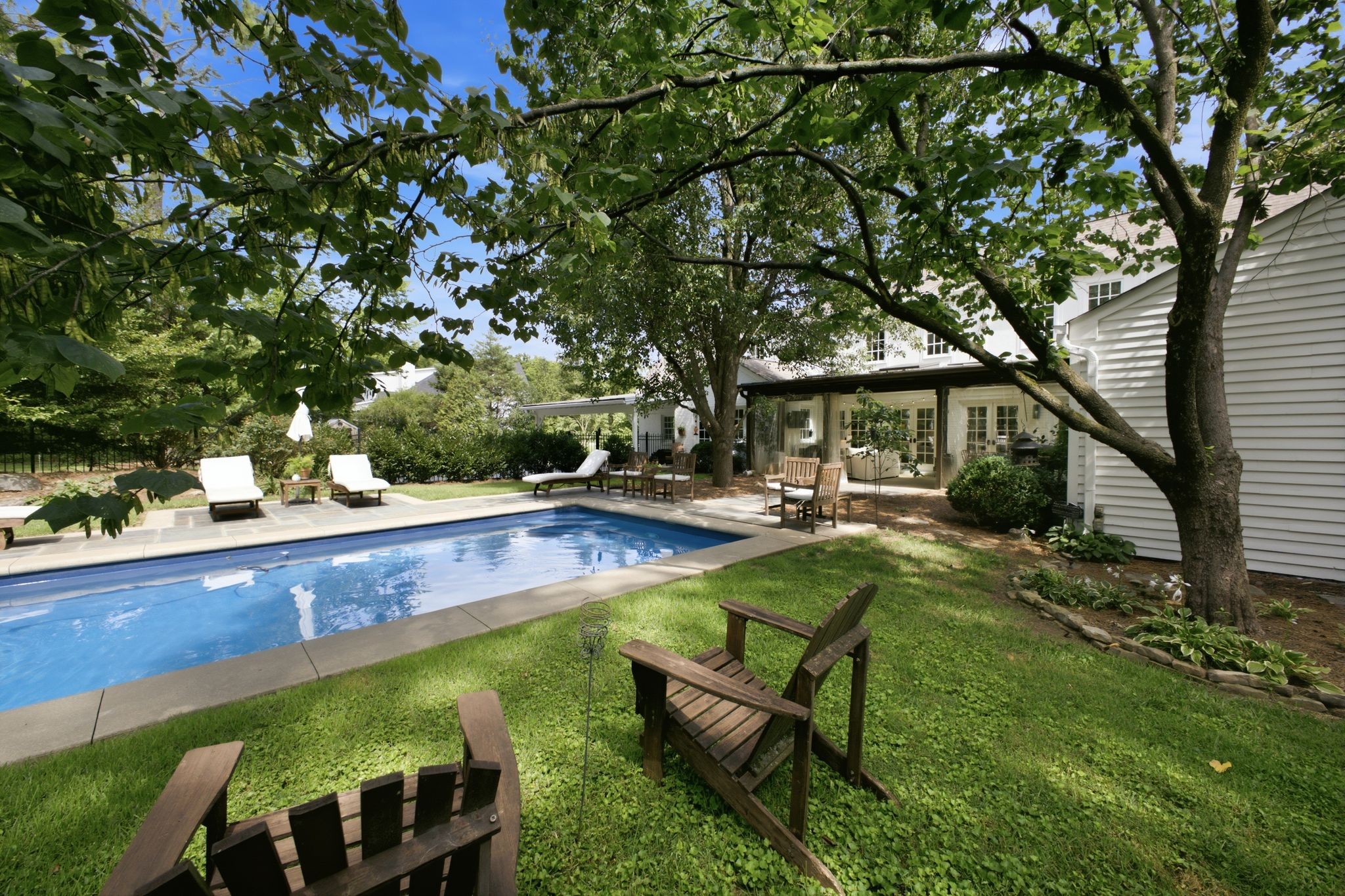 933 Van Leer Dr