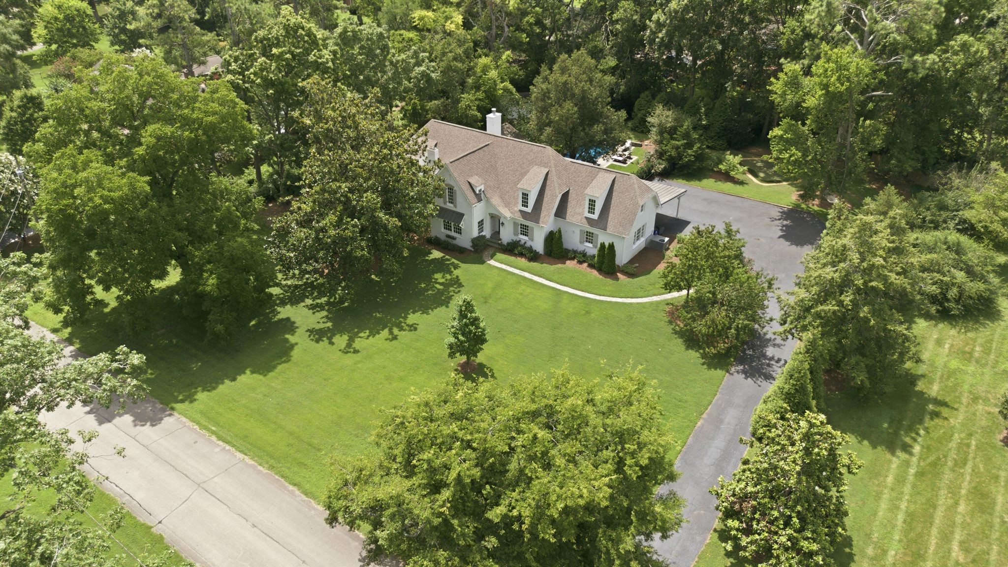 933 Van Leer Dr