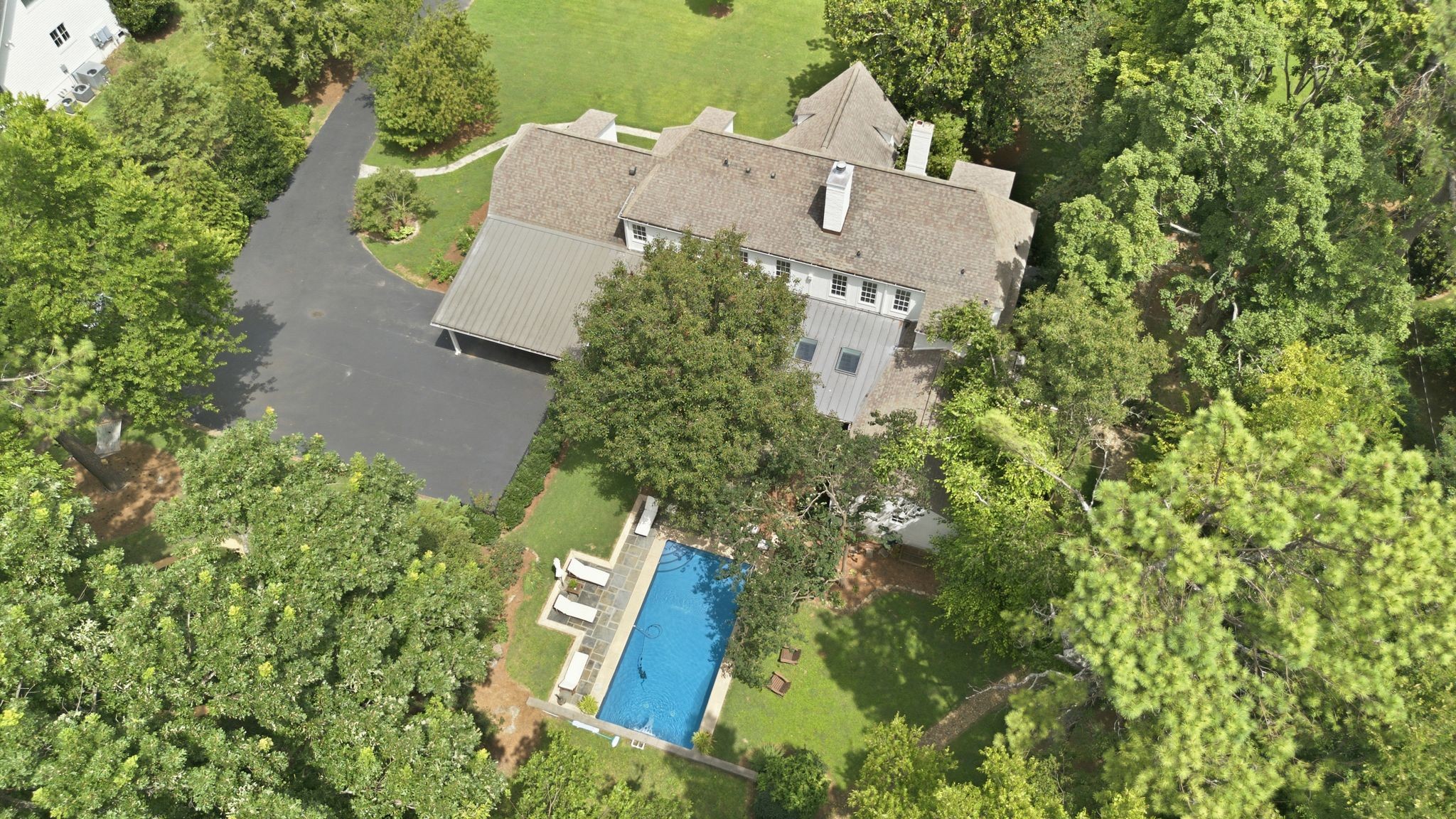 933 Van Leer Dr