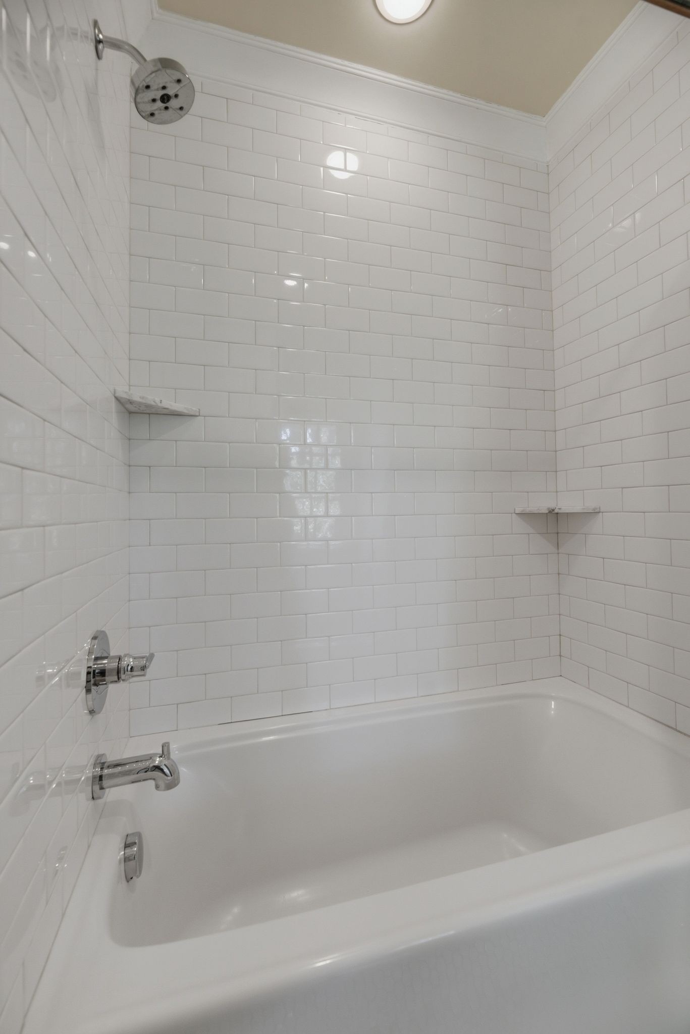 933 Van Leer Dr