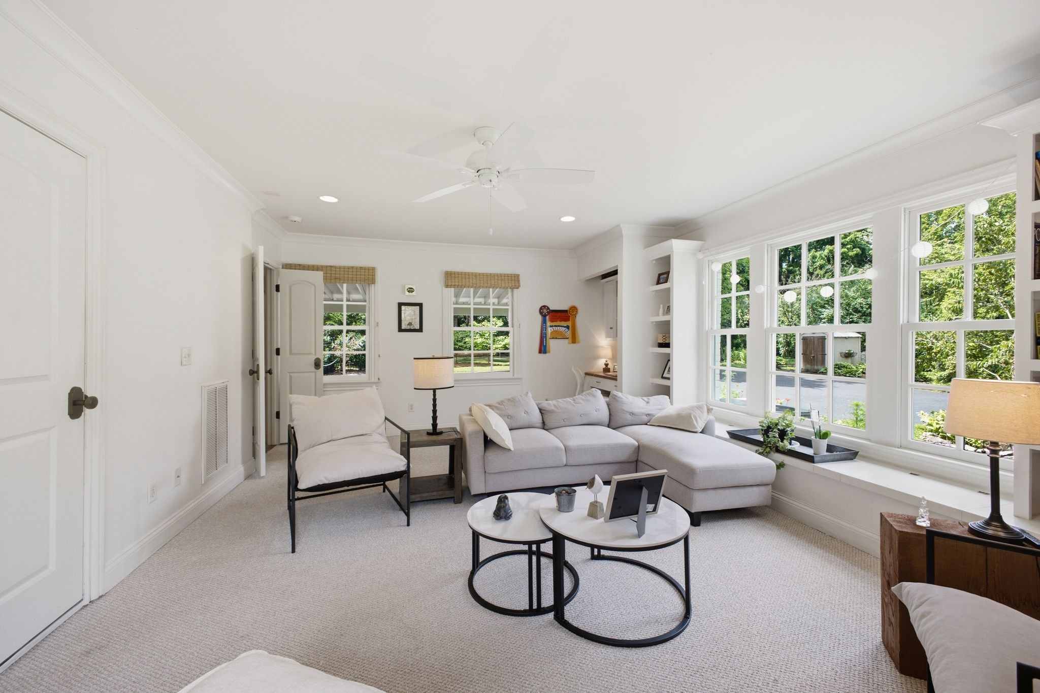 933 Van Leer Dr