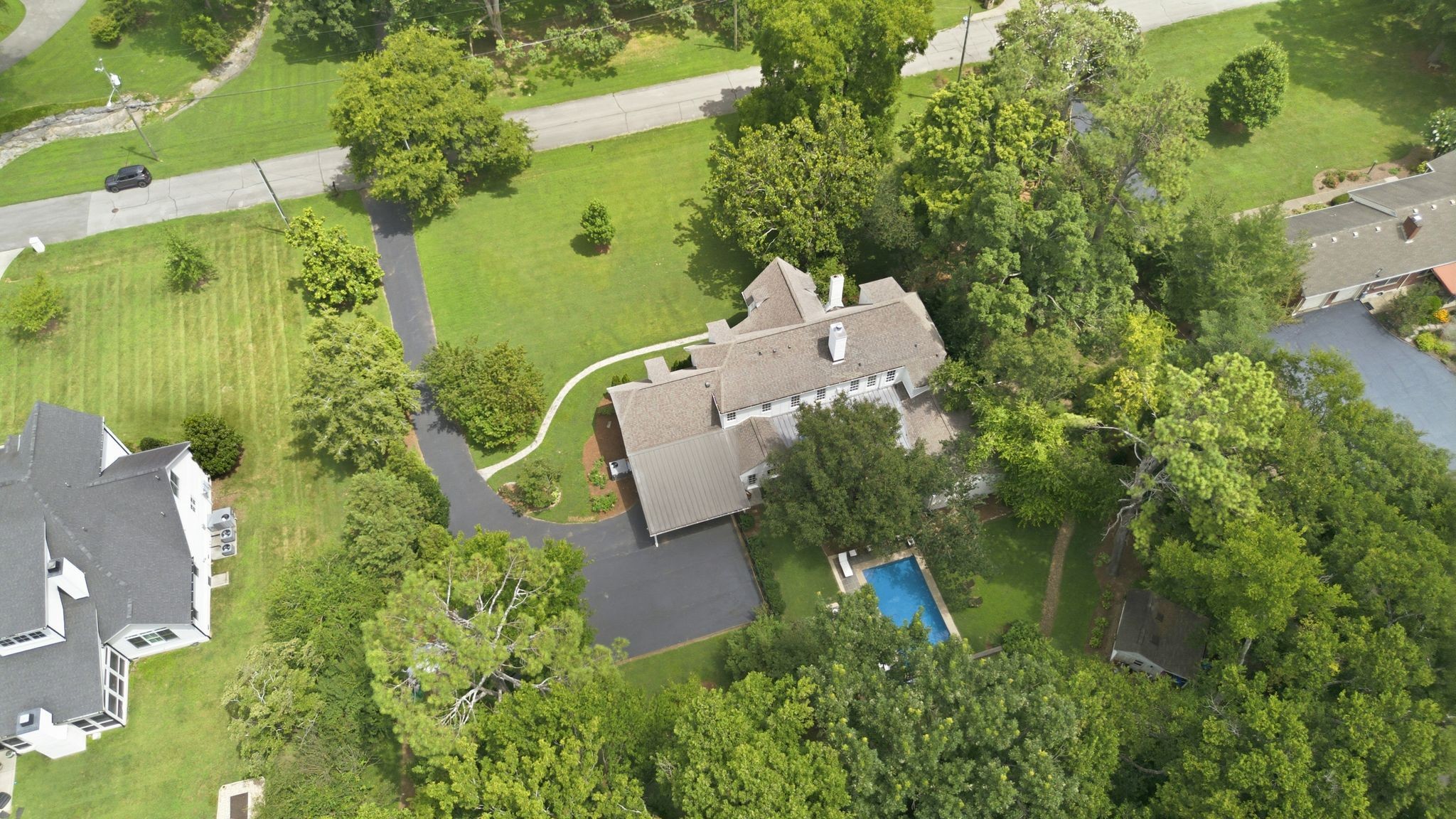 933 Van Leer Dr