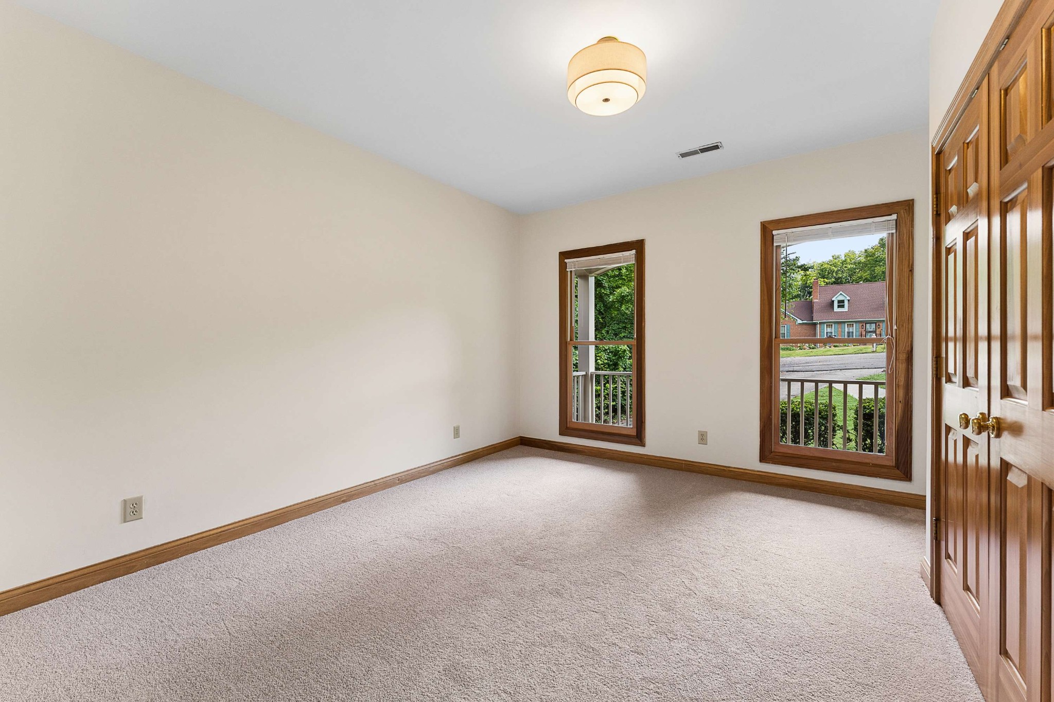 1133 Oak Creek Dr