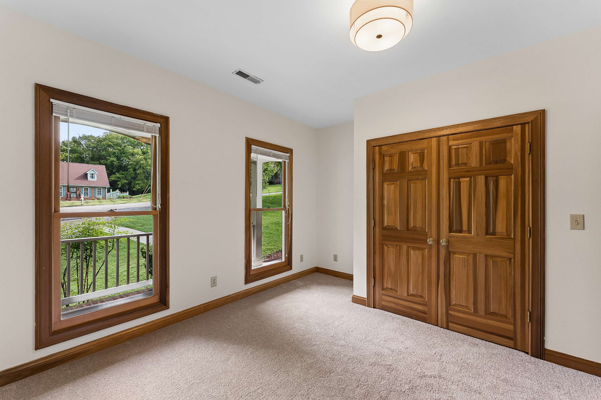 1133 Oak Creek Dr