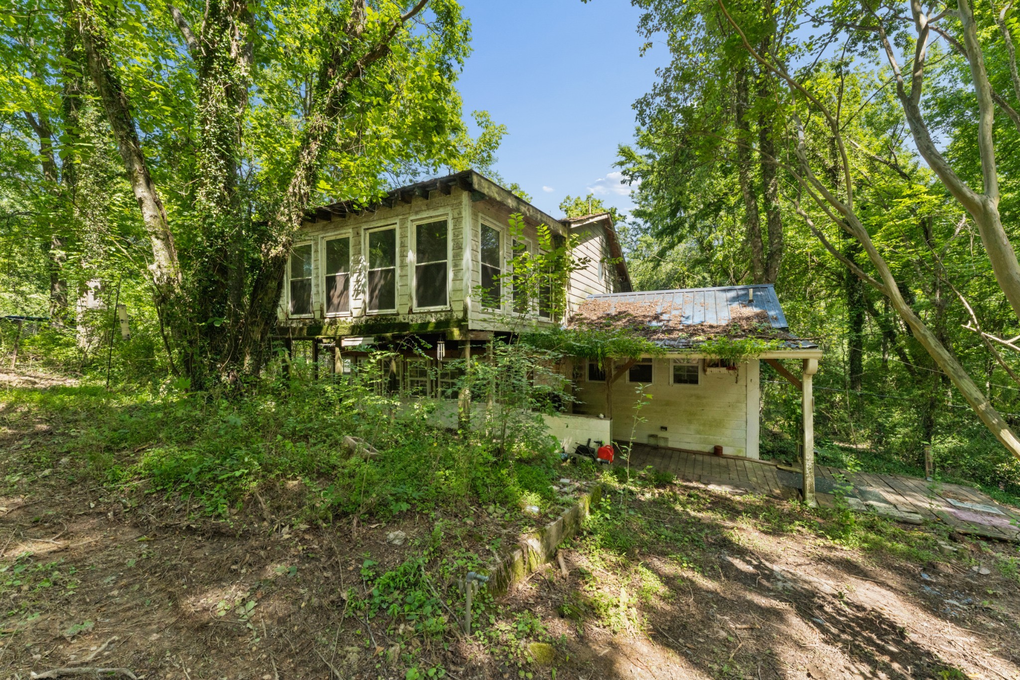 8797 Highway 100