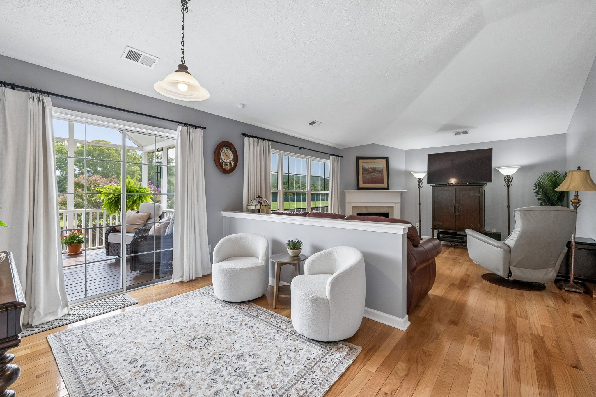 8468 Beautiful Valley Dr