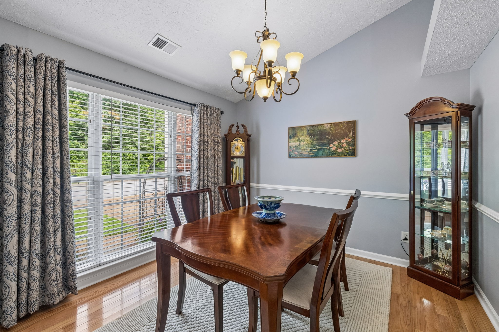 8468 Beautiful Valley Dr