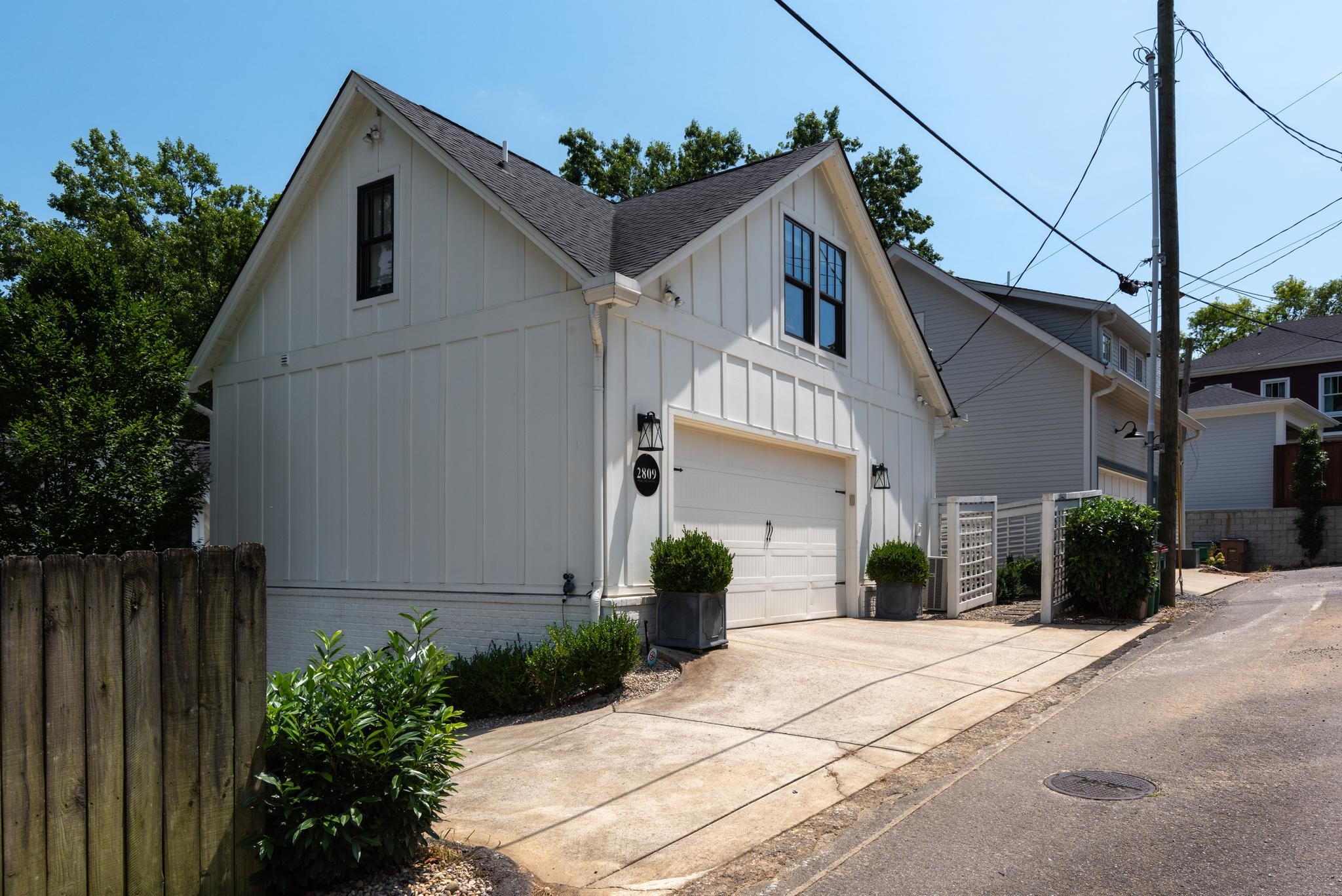 2809 Oakland Ave
