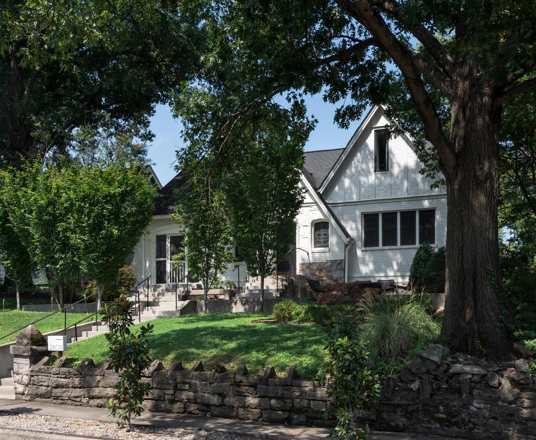 2809 Oakland Ave