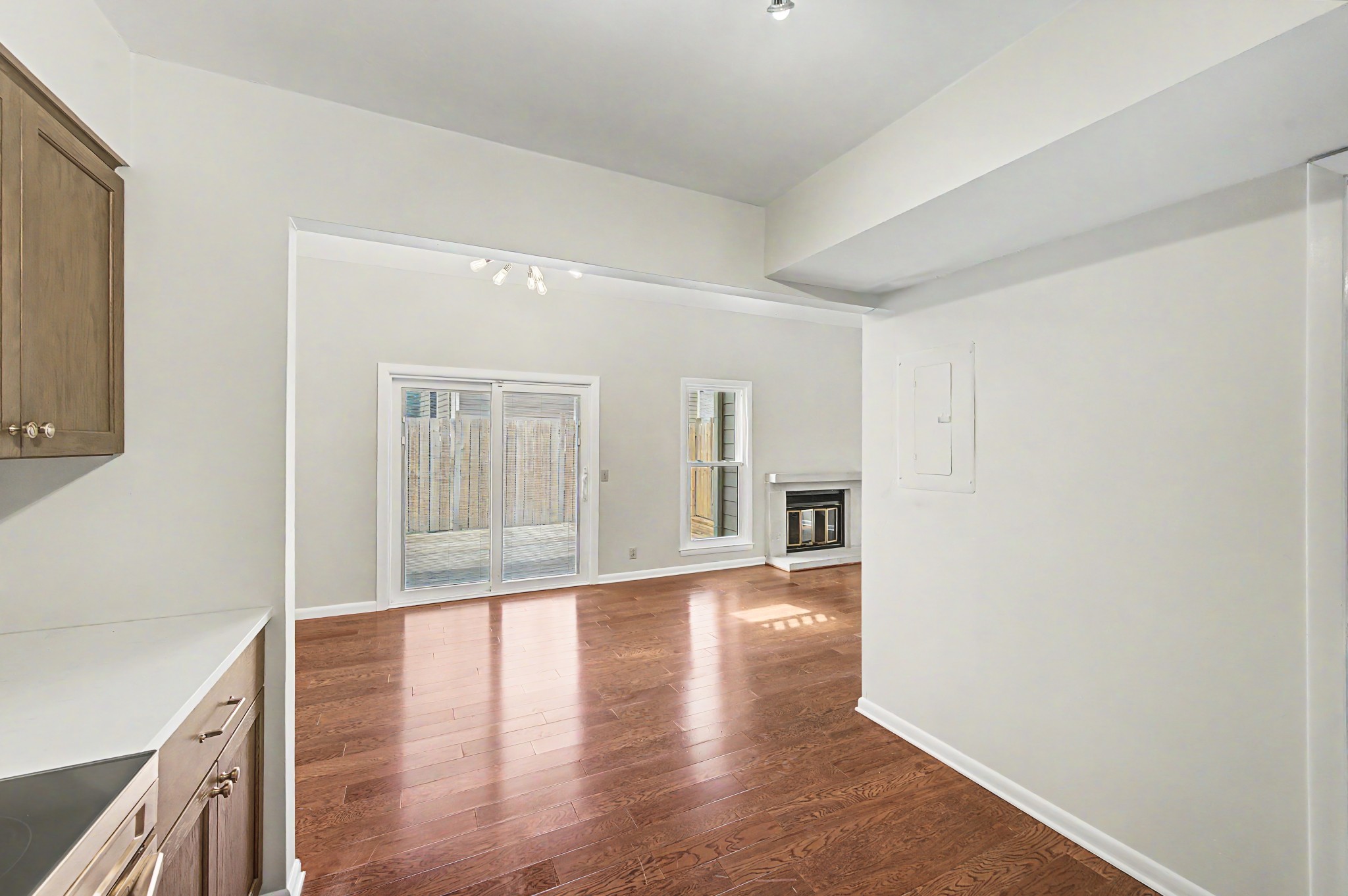 512 Belle Pointe Ct Unit: 512