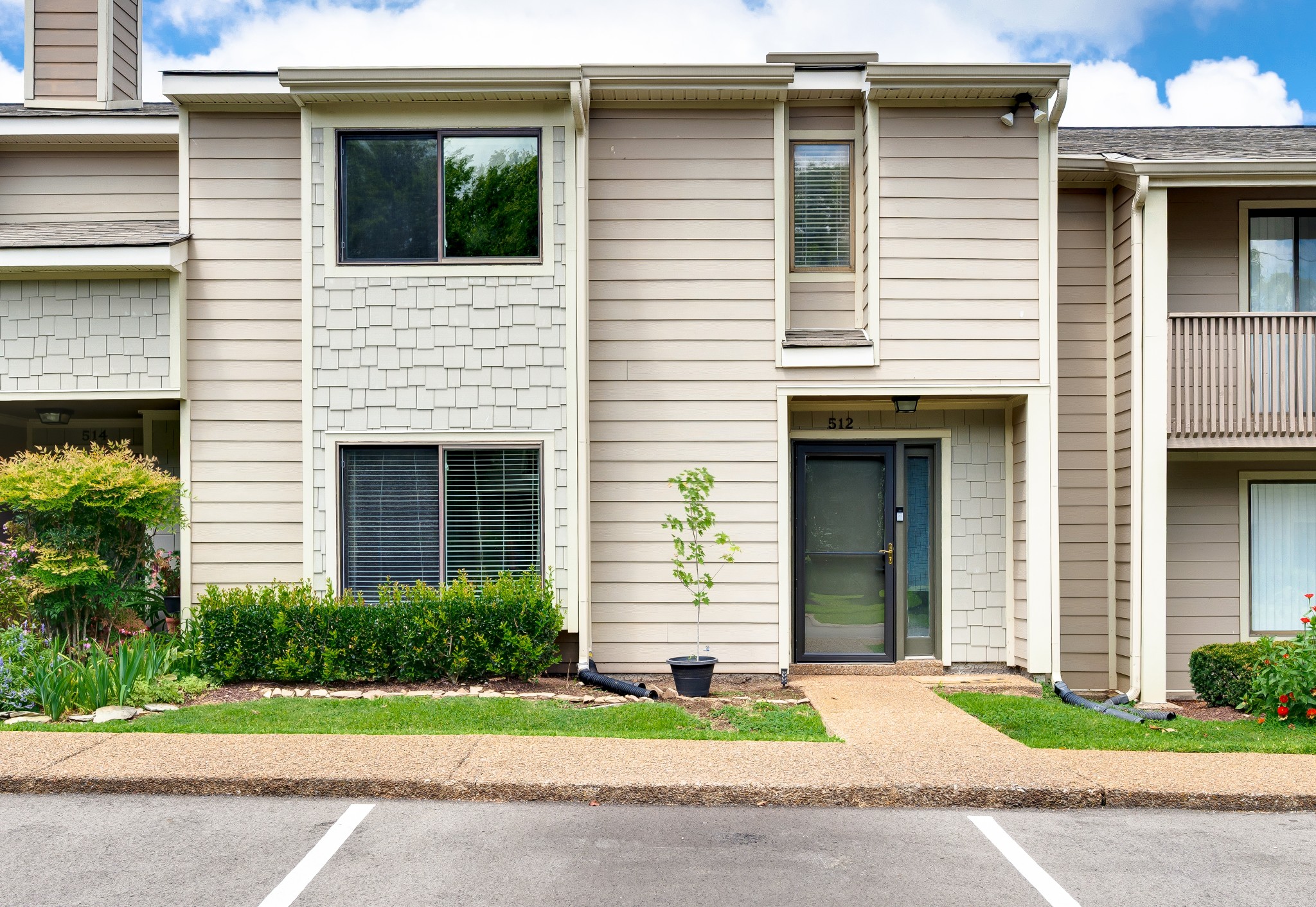 512 Belle Pointe Ct Unit: 512