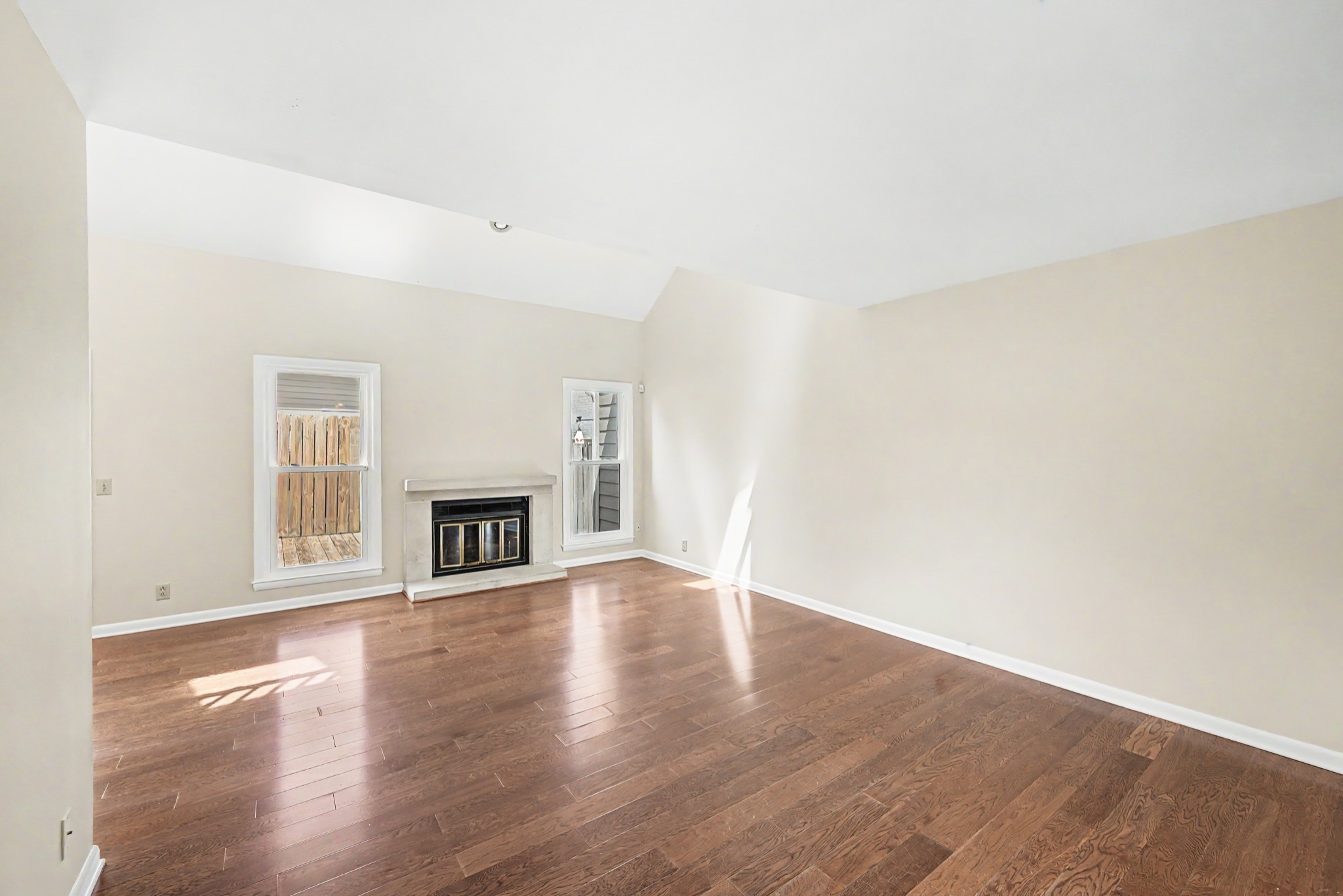 512 Belle Pointe Ct Unit: 512