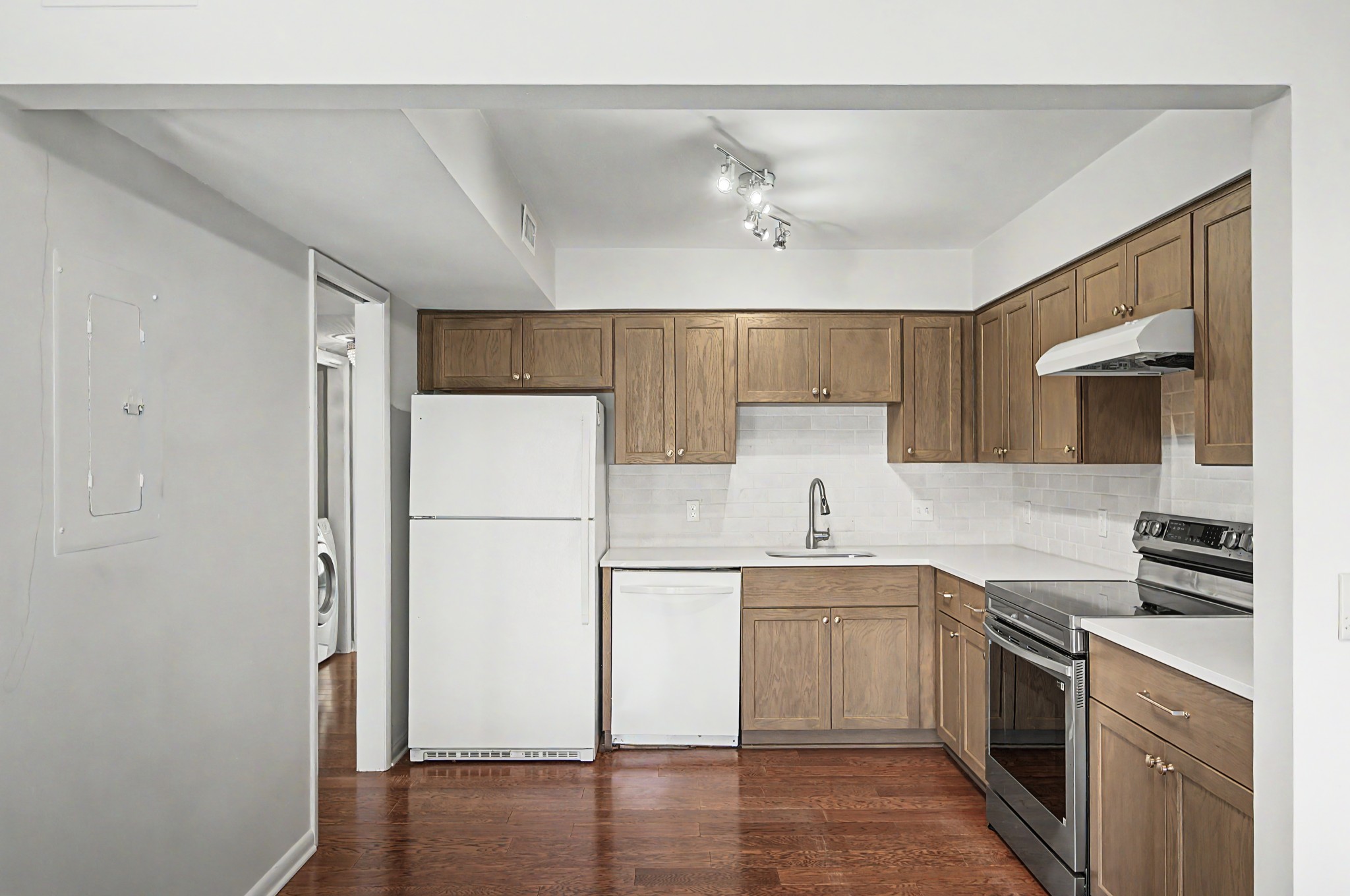 512 Belle Pointe Ct Unit: 512