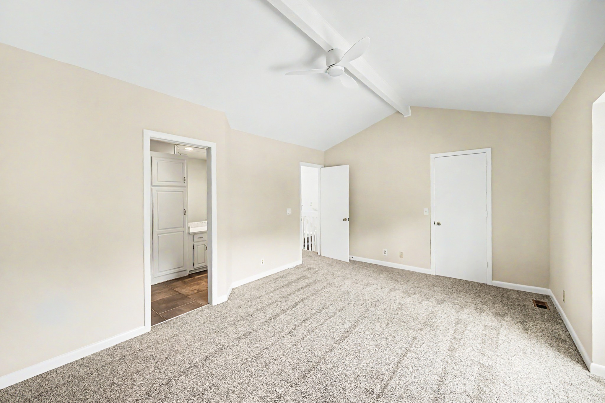 512 Belle Pointe Ct Unit: 512