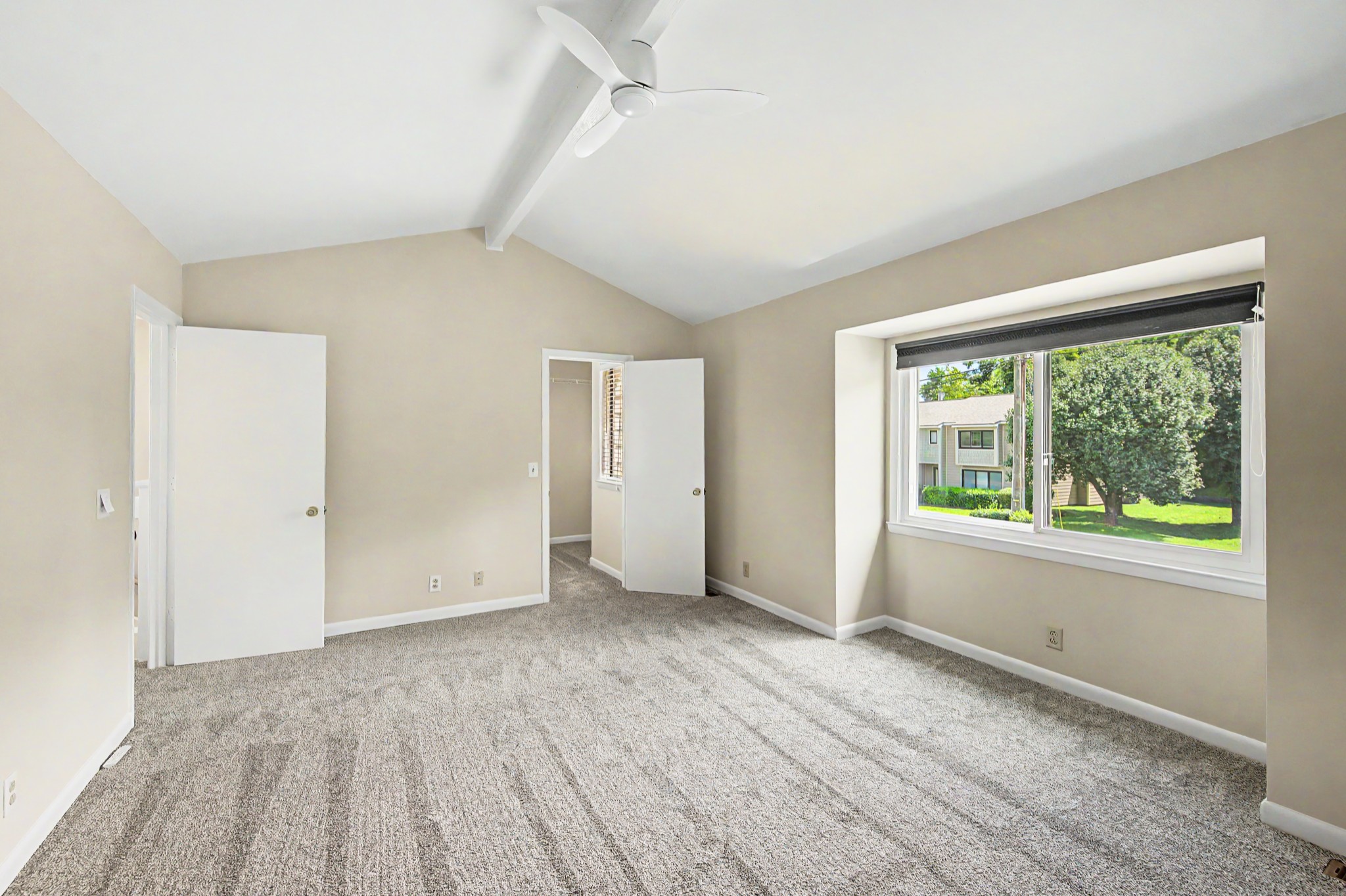 512 Belle Pointe Ct Unit: 512