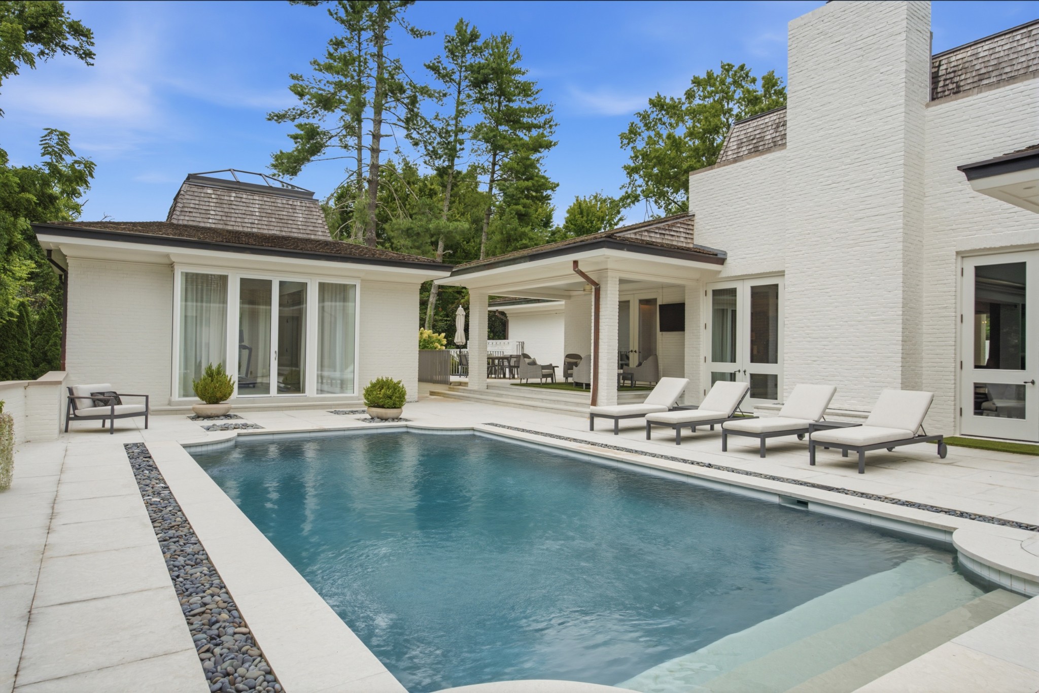 109 Westhampton Pl