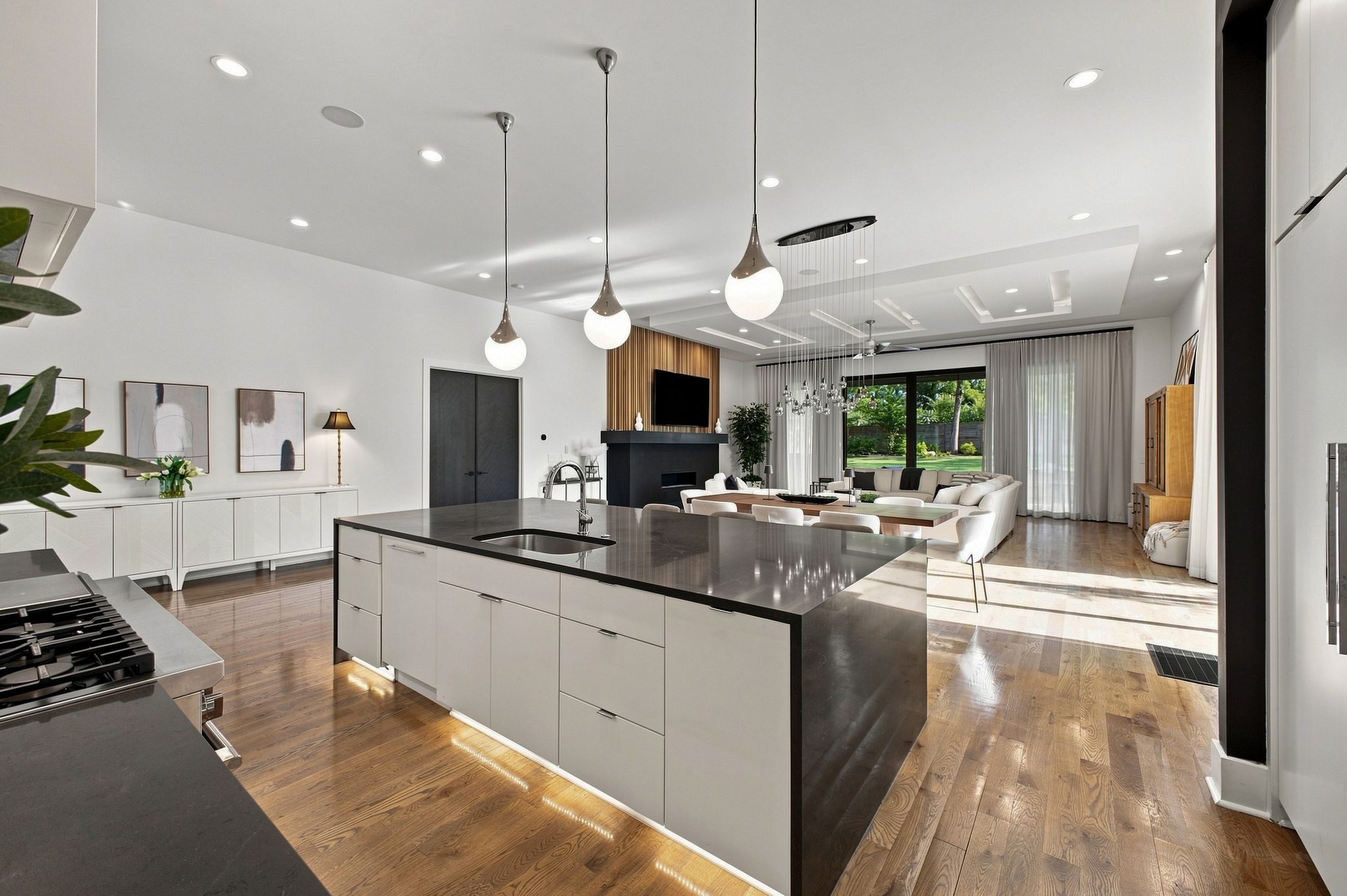 1143 Glendale Ln