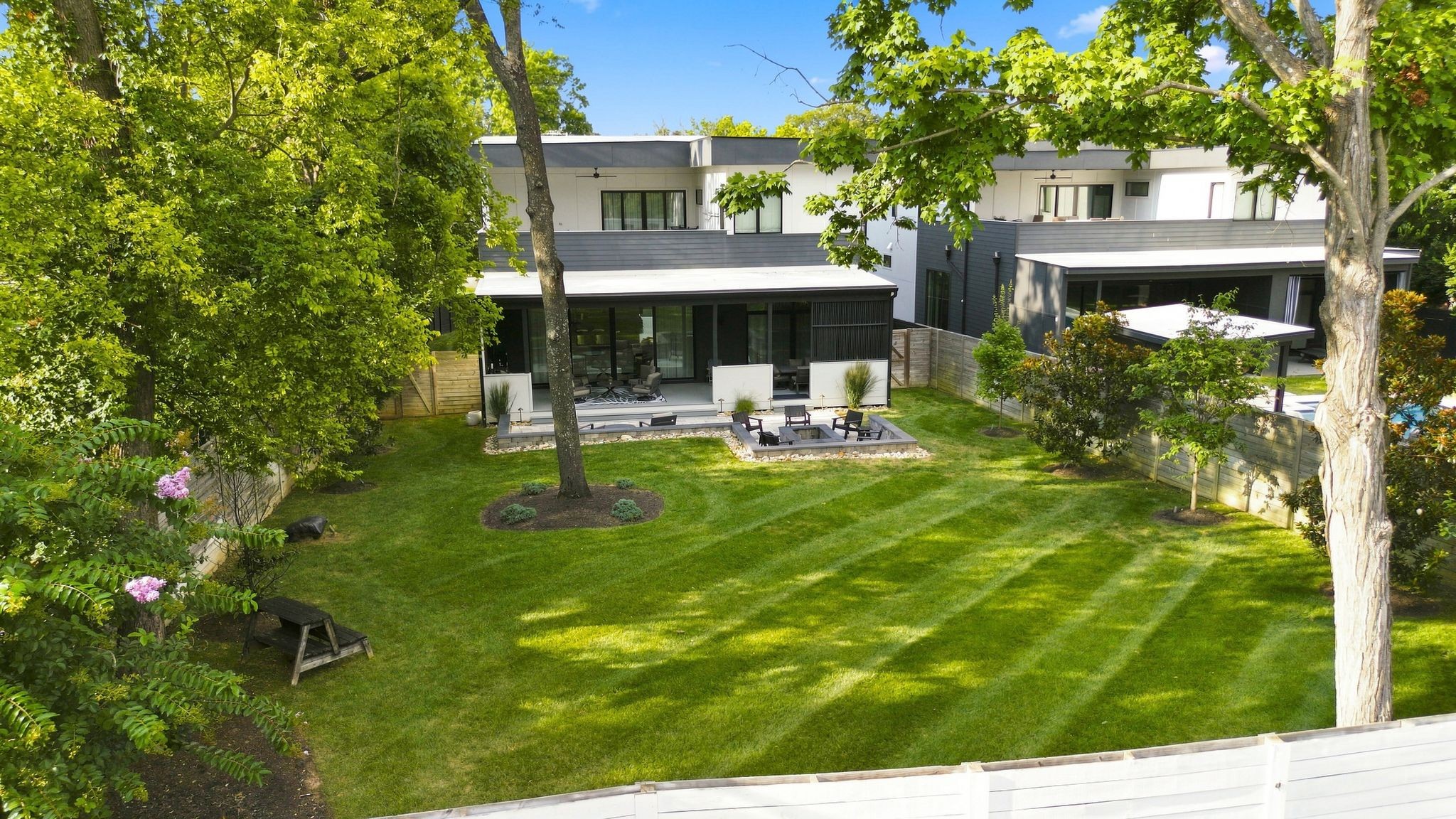 1143 Glendale Ln