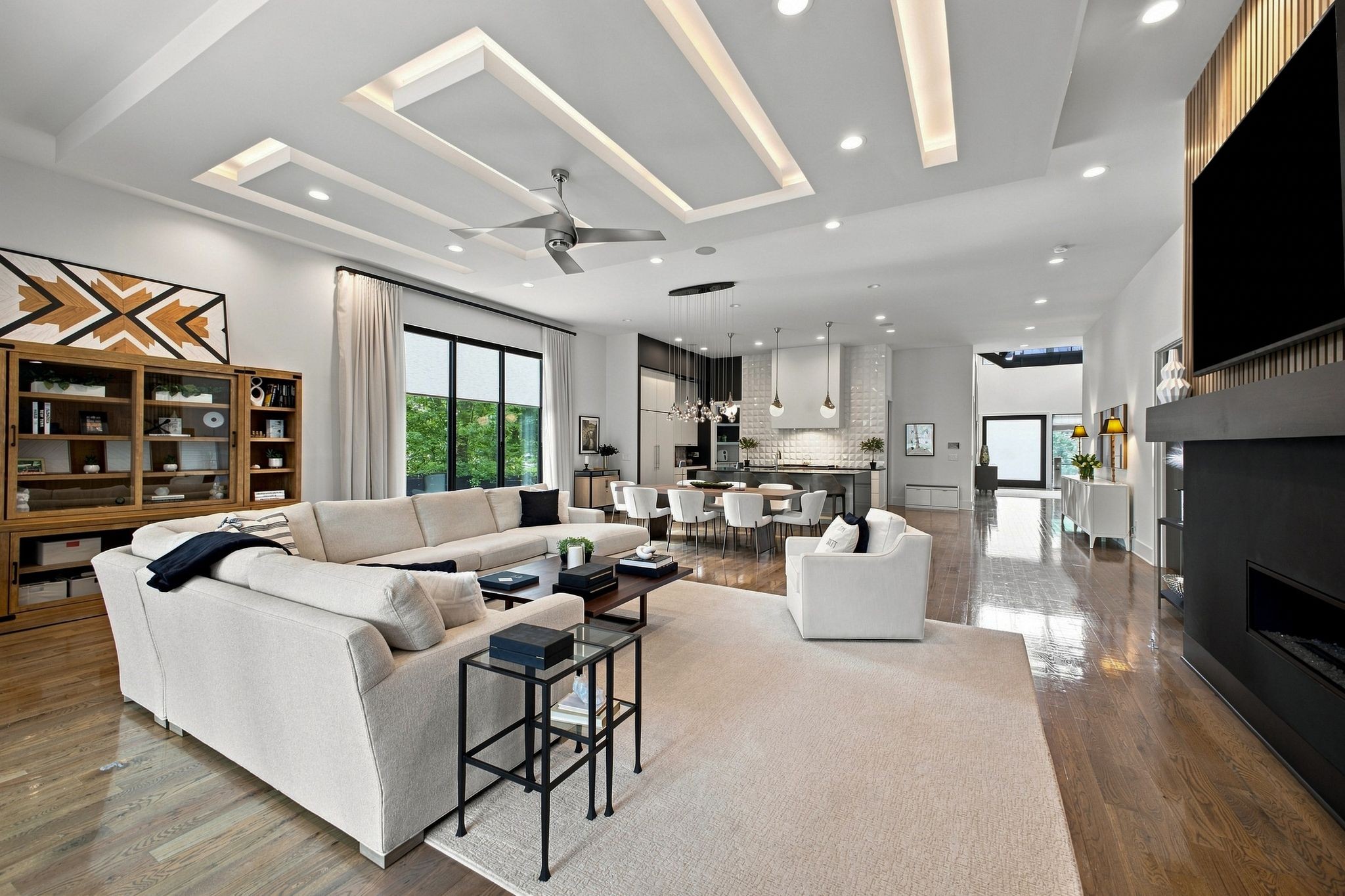 1143 Glendale Ln