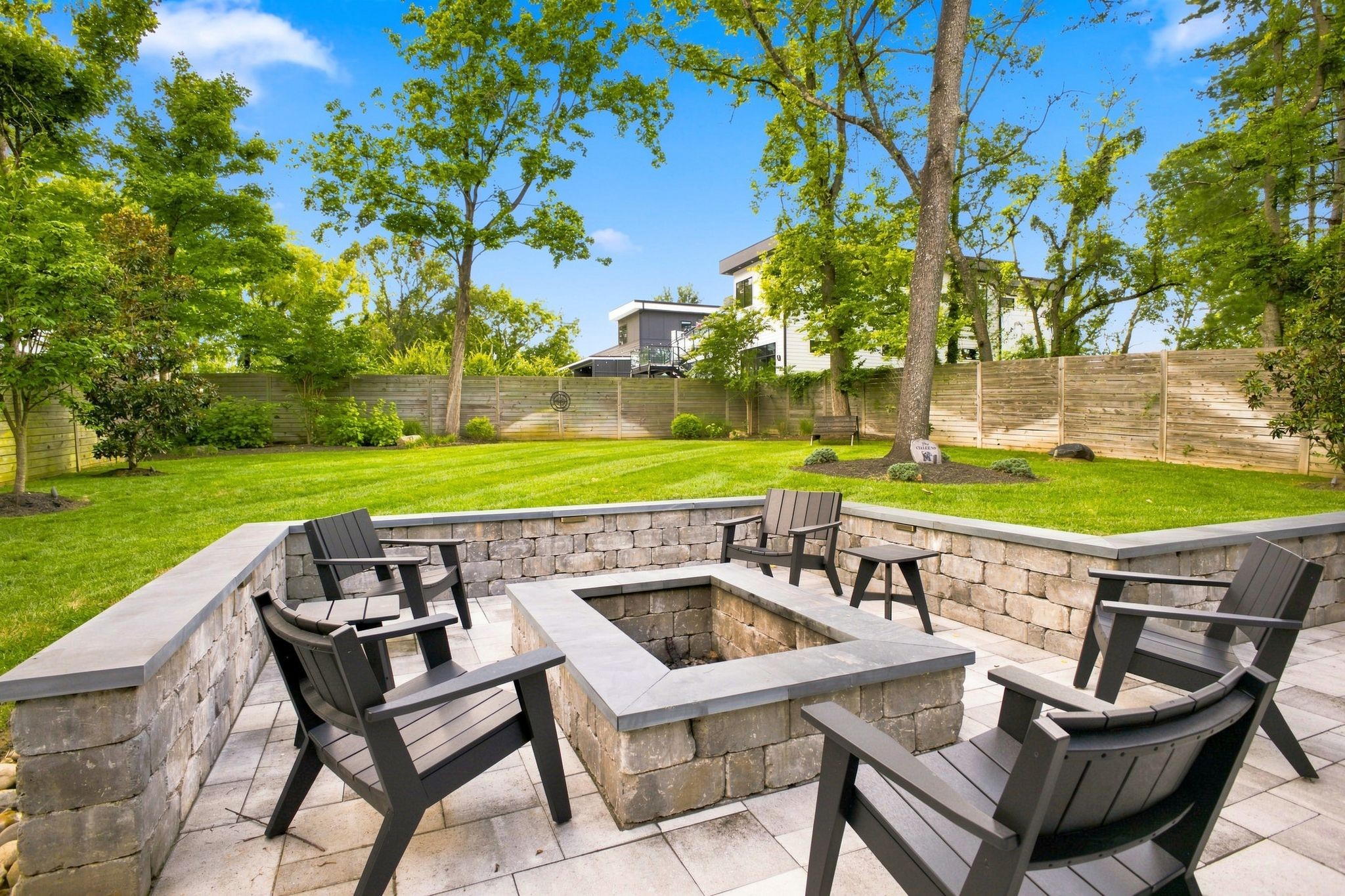 1143 Glendale Ln