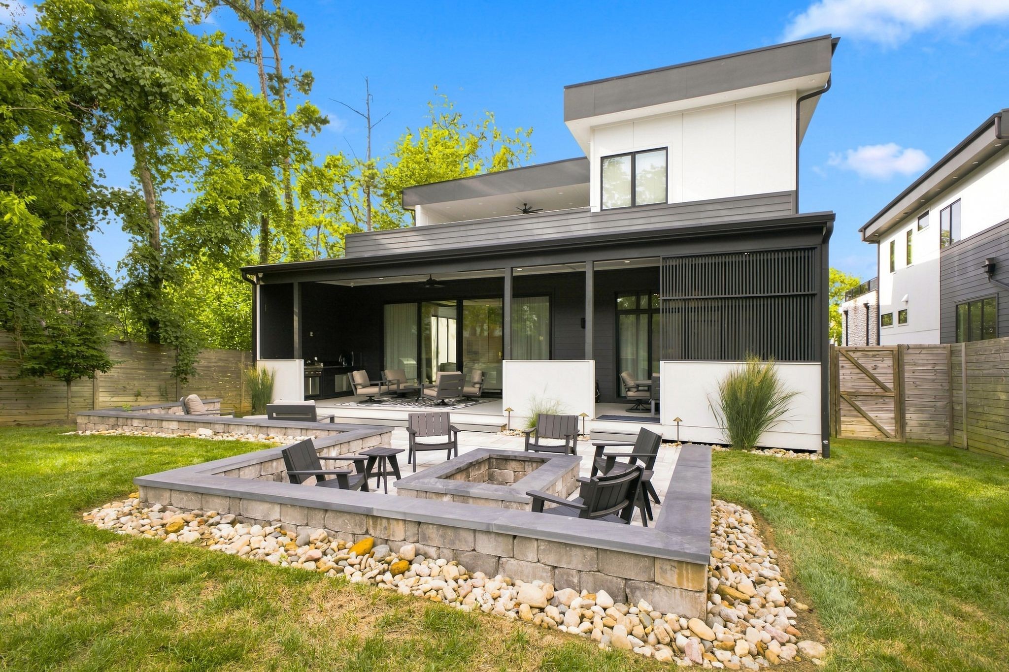 1143 Glendale Ln