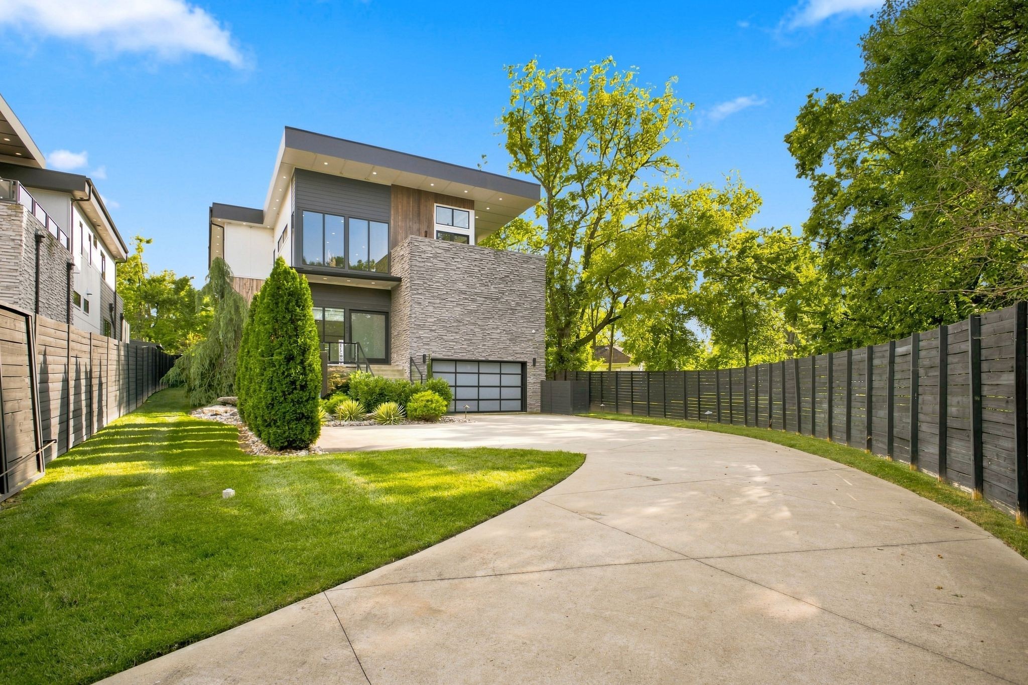 1143 Glendale Ln
