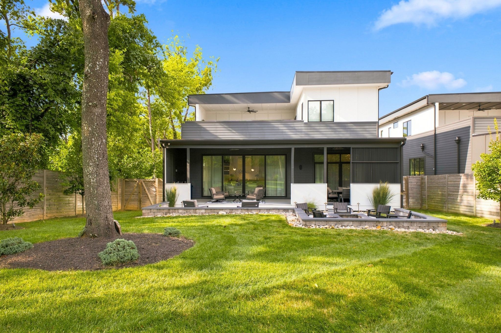 1143 Glendale Ln
