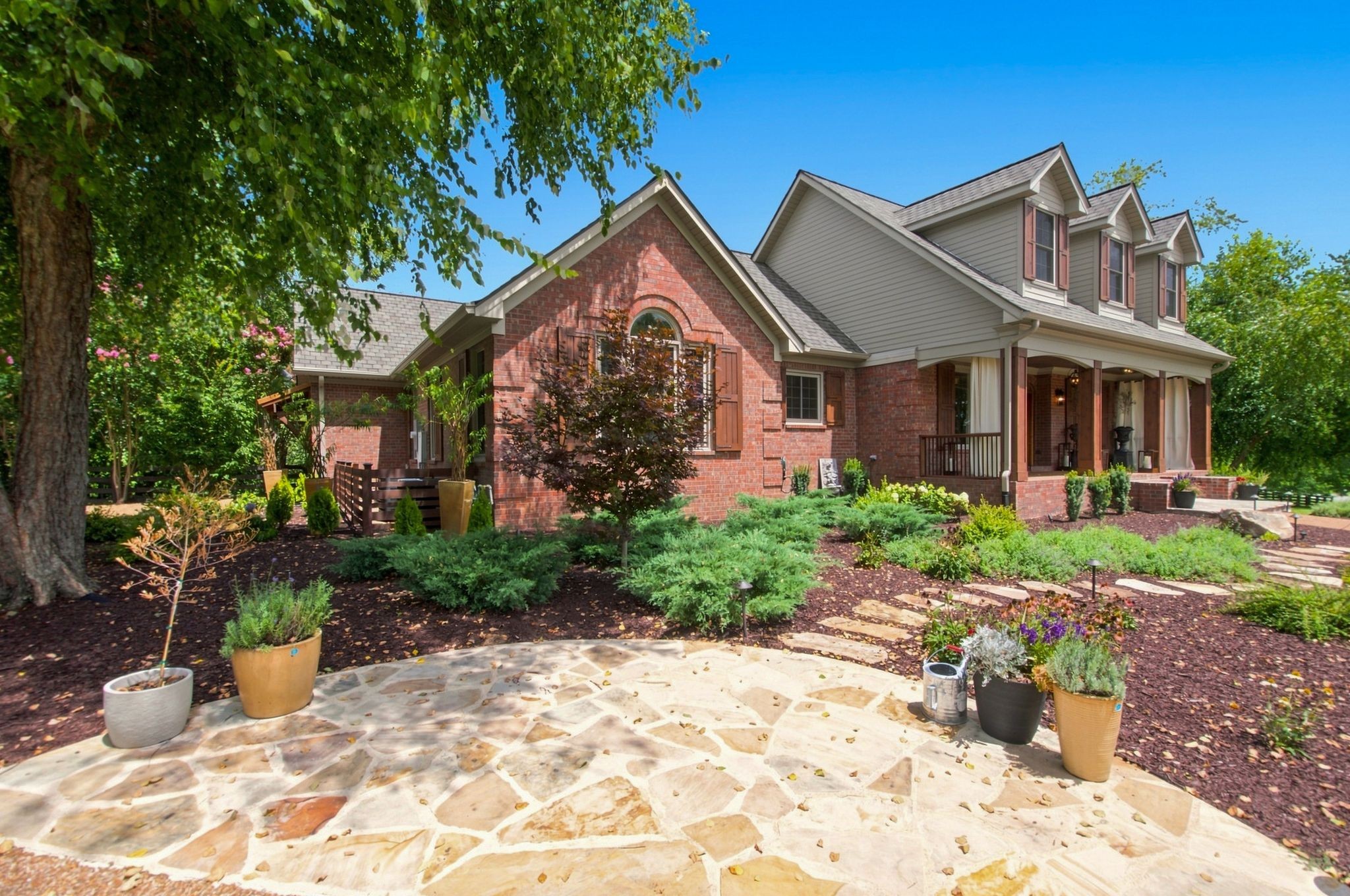 3026 Trotters Ln
