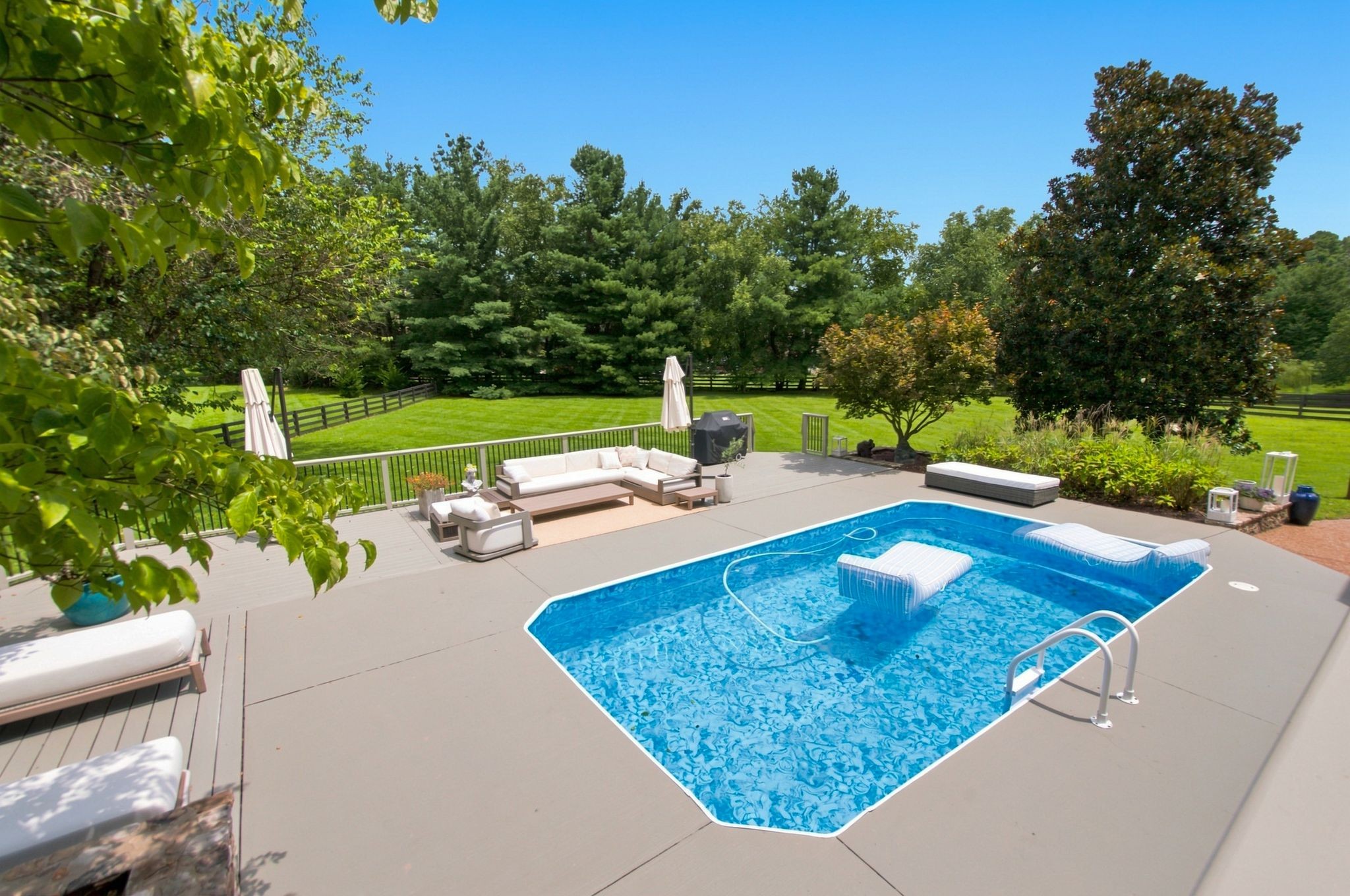 3026 Trotters Ln