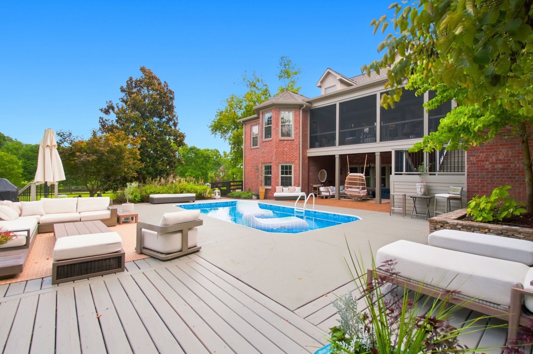 3026 Trotters Ln