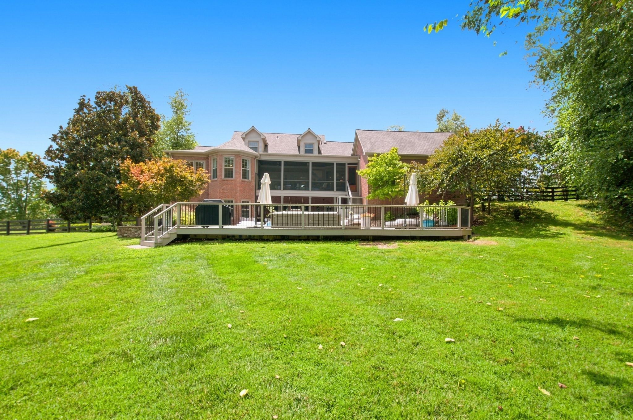 3026 Trotters Ln