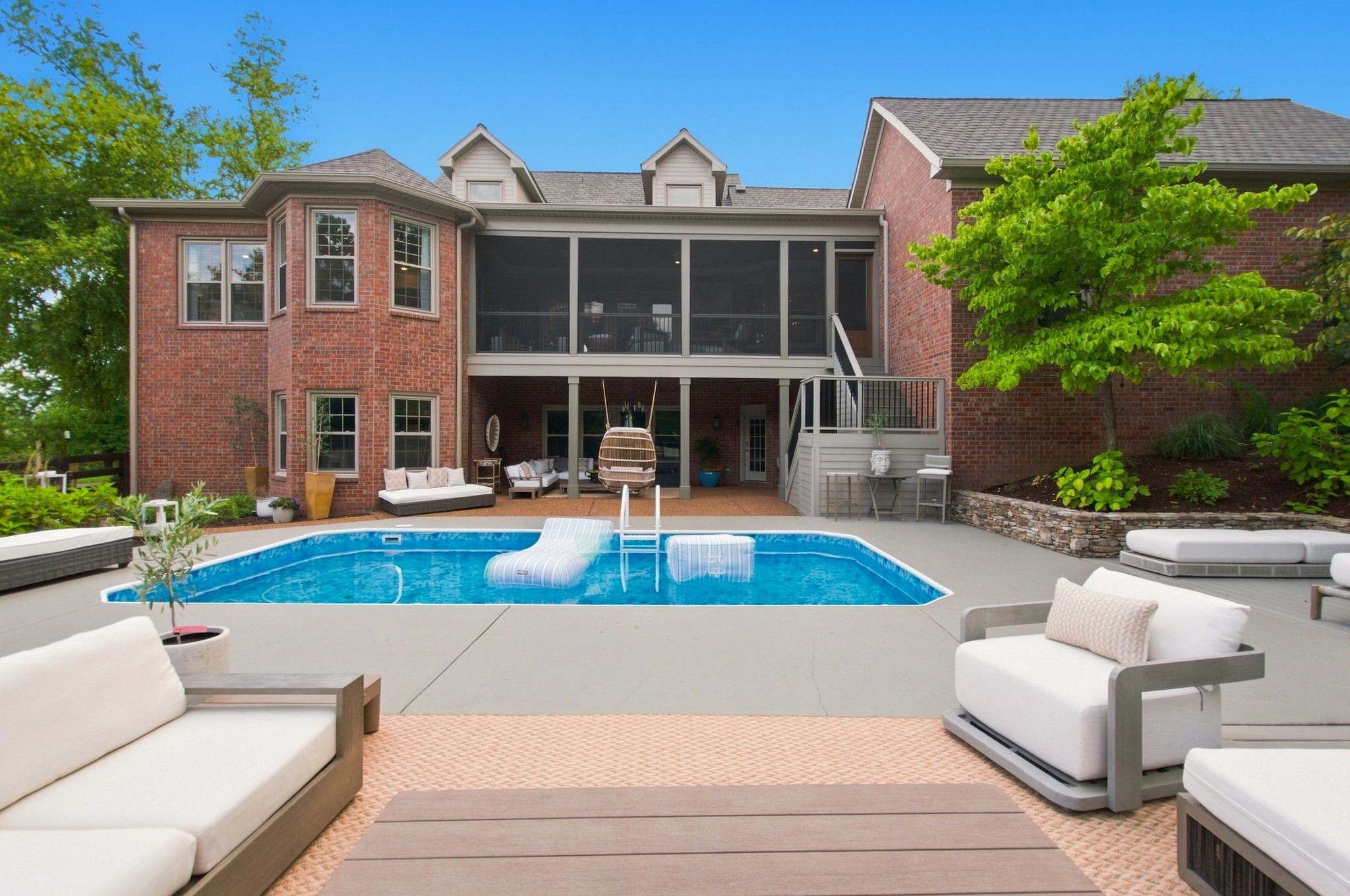 3026 Trotters Ln