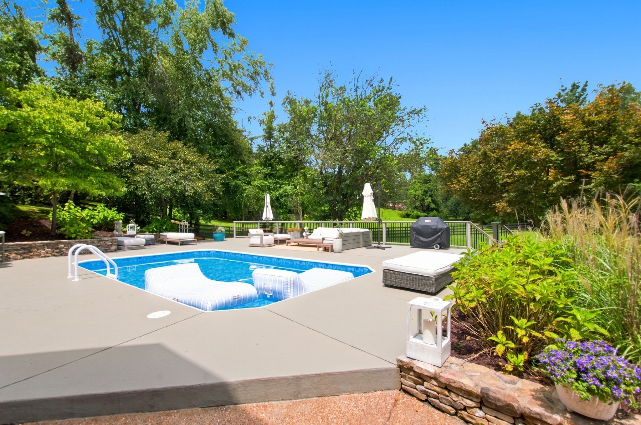 3026 Trotters Ln