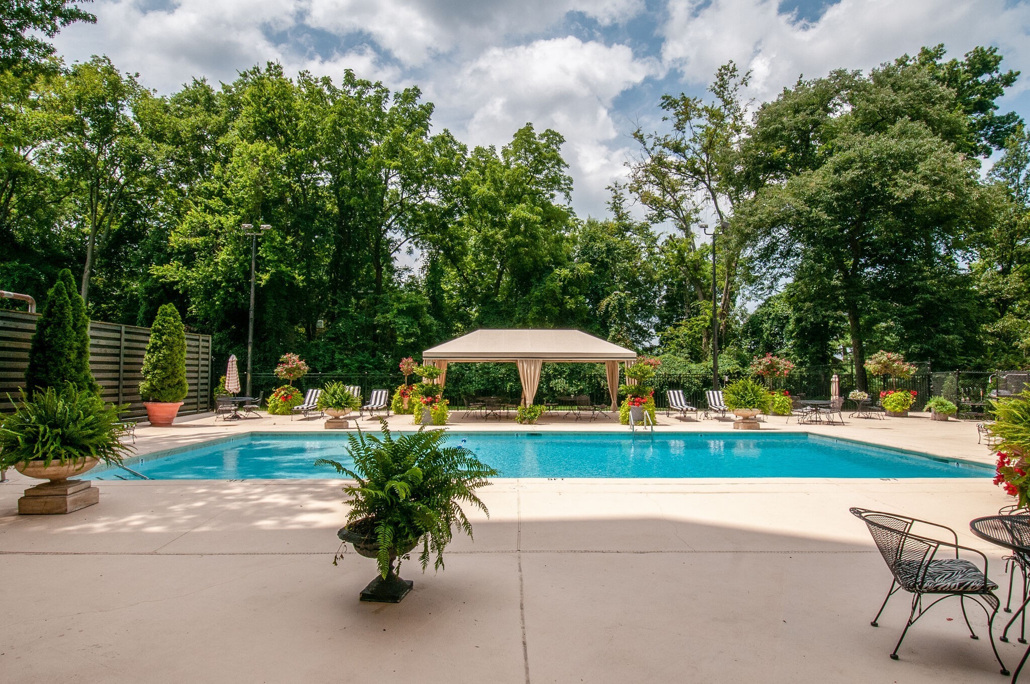 4215 Harding Pike Unit: 211