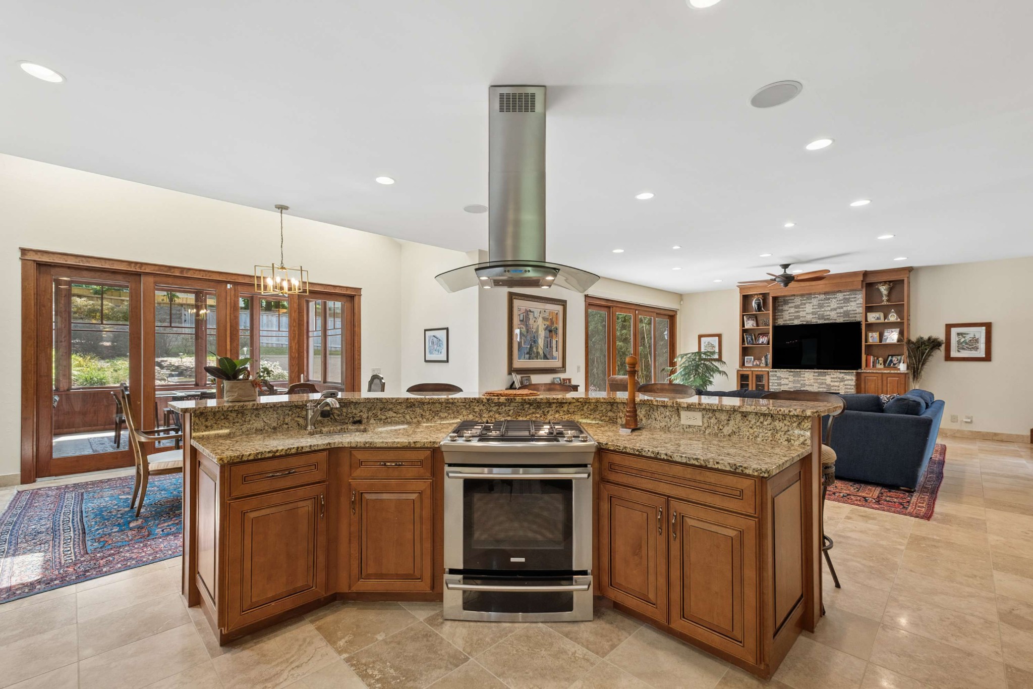 2115 Sharondale Dr