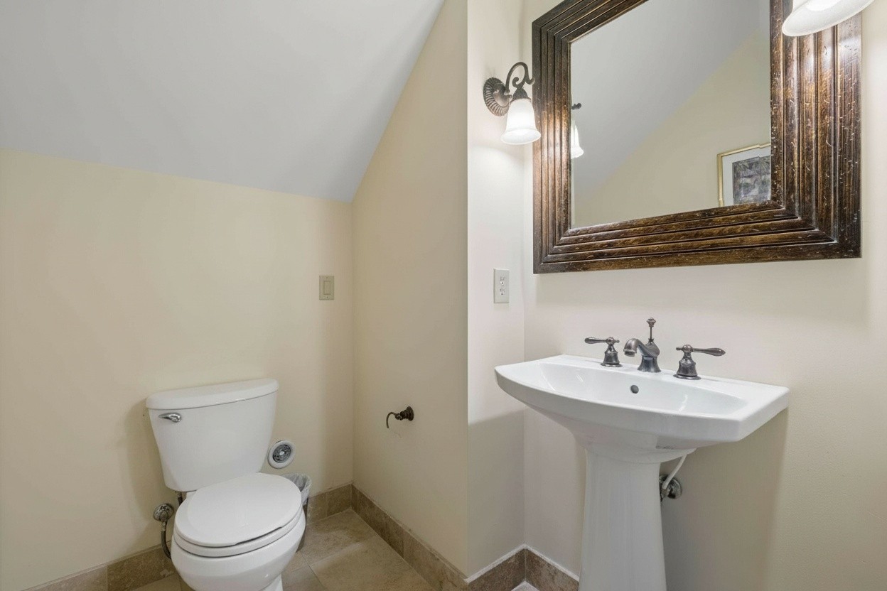 2115 Sharondale Dr