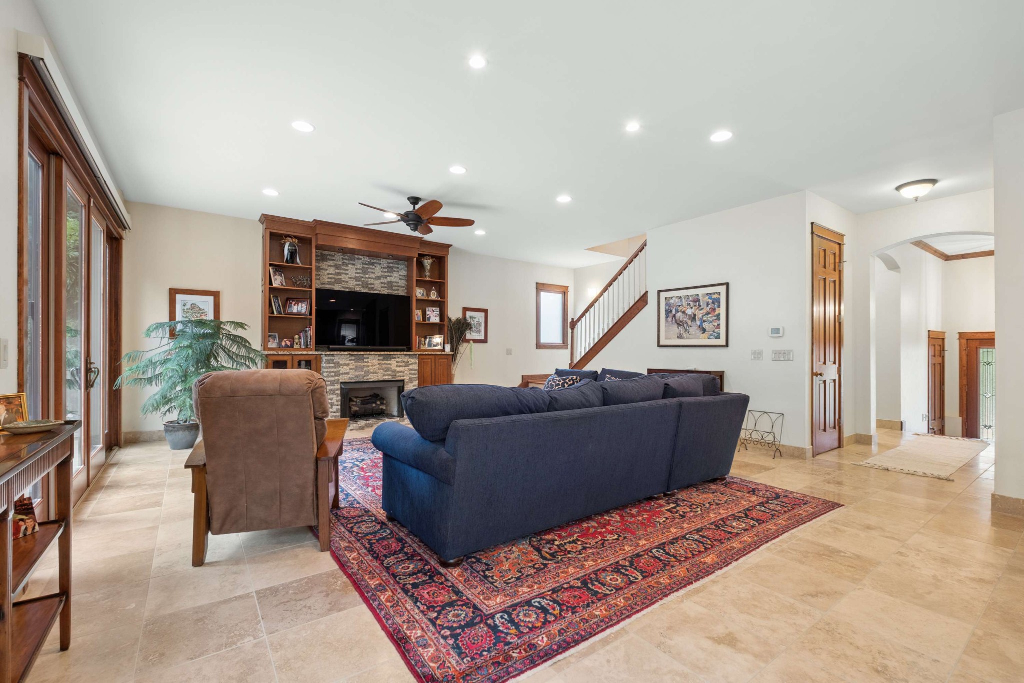 2115 Sharondale Dr