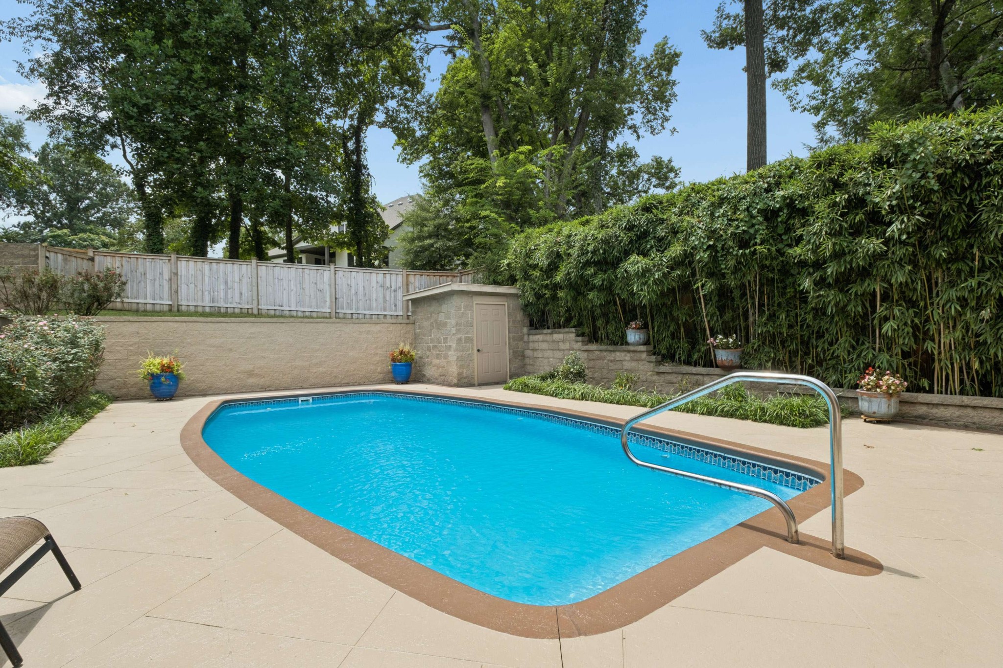 2115 Sharondale Dr