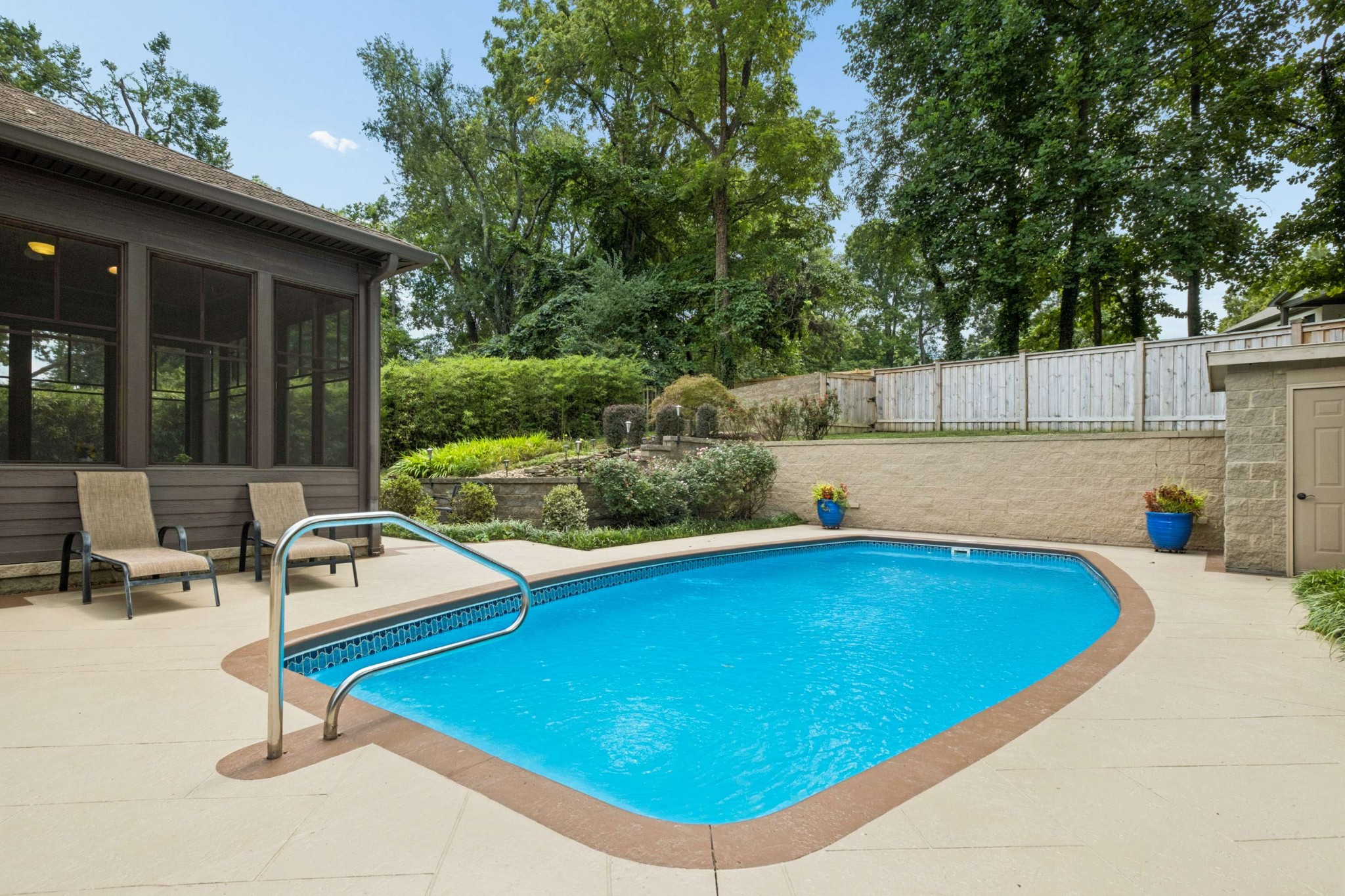 2115 Sharondale Dr