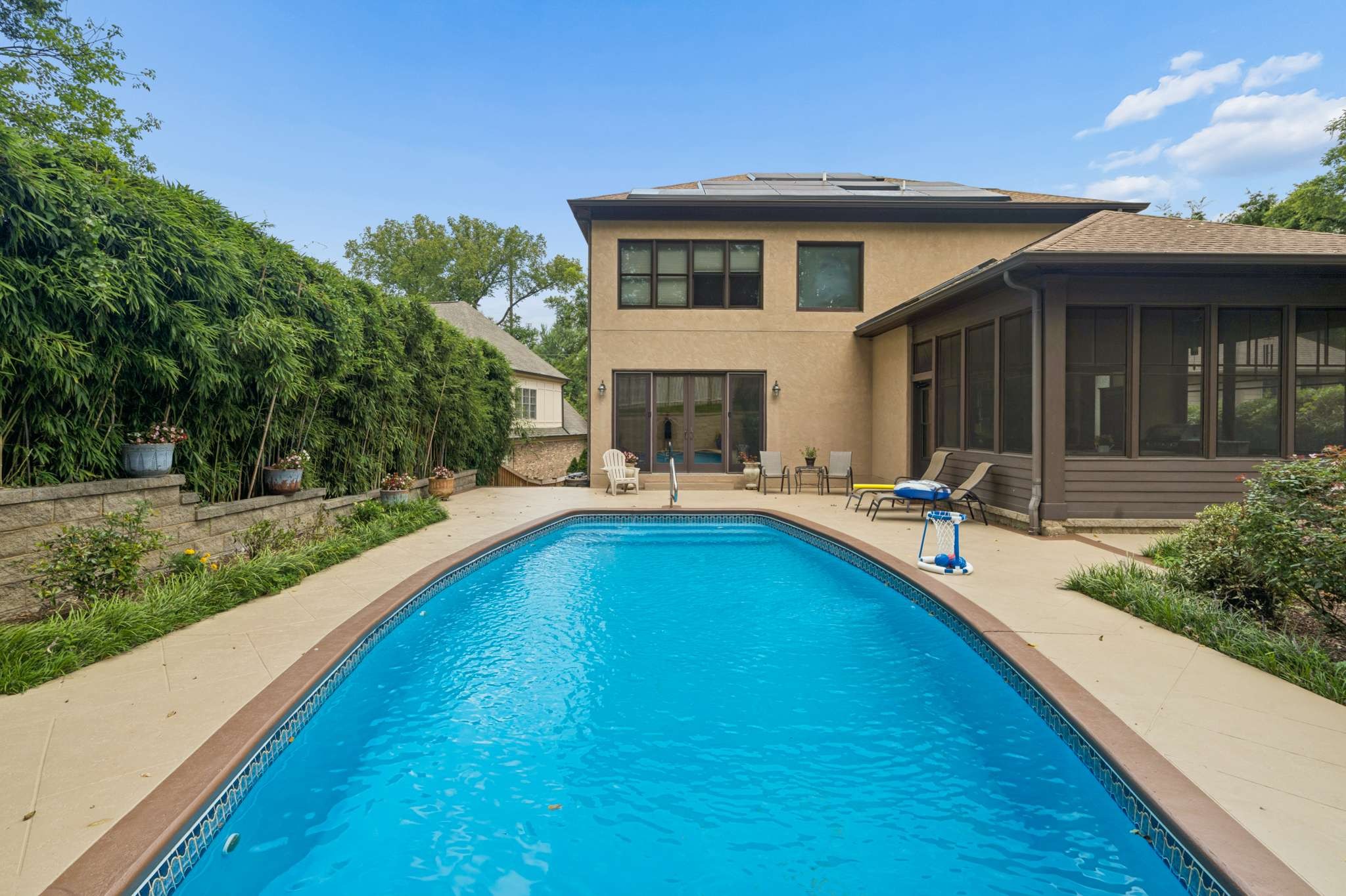 2115 Sharondale Dr
