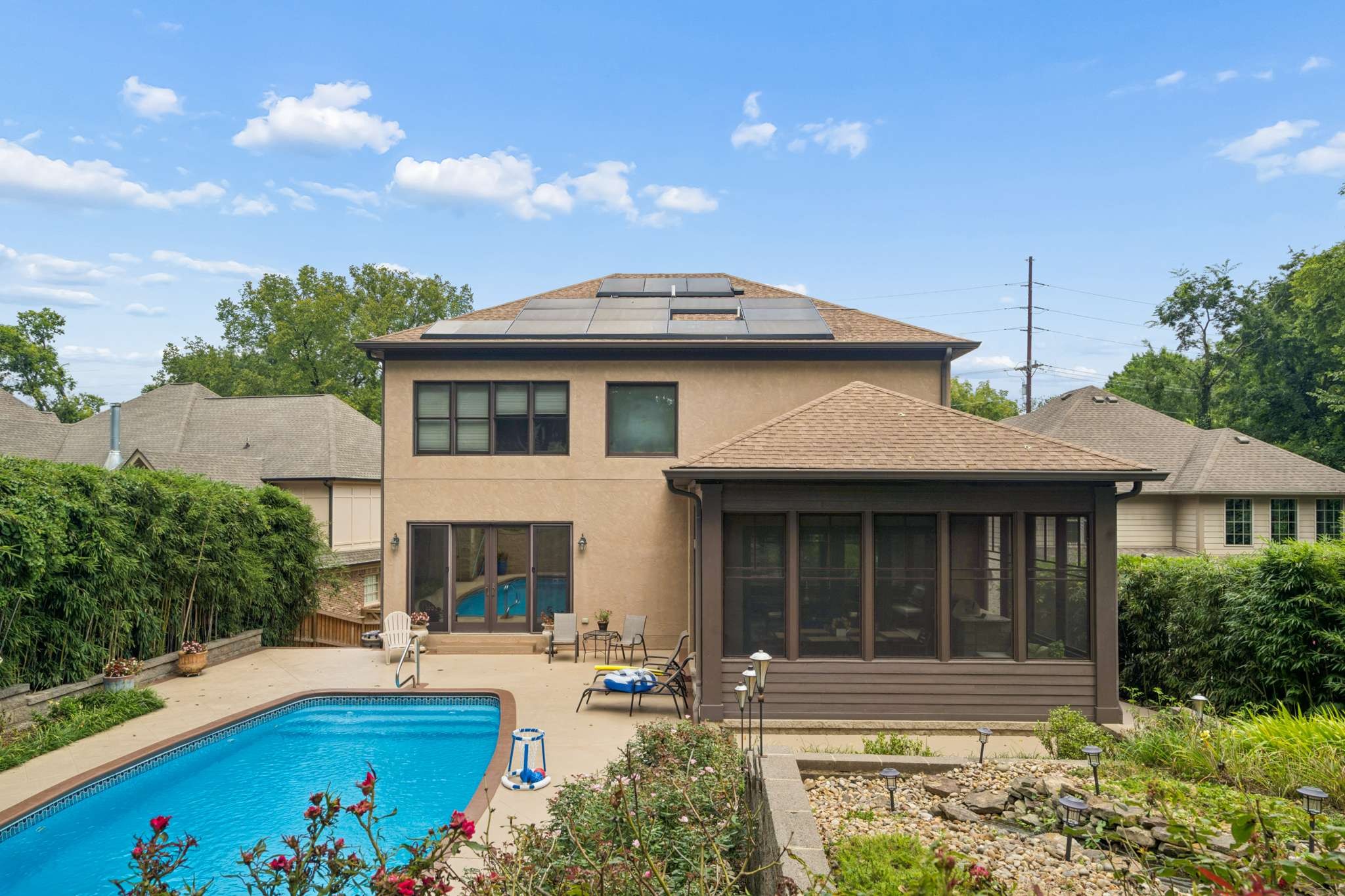 2115 Sharondale Dr