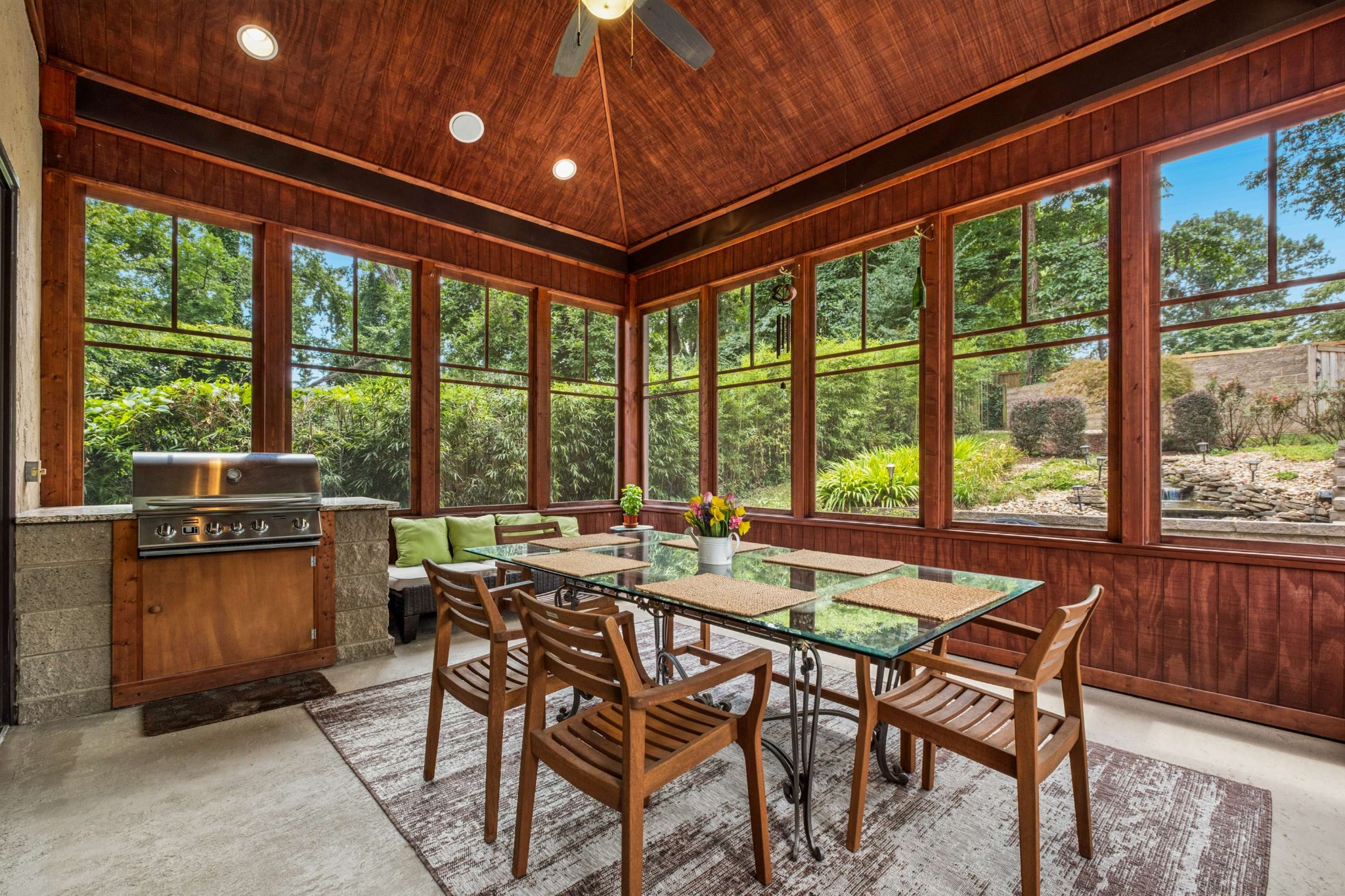 2115 Sharondale Dr