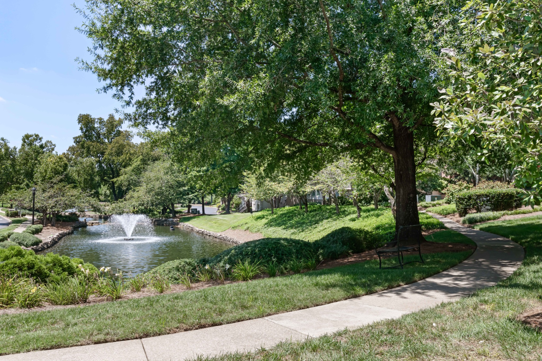 1 Warwick Ln