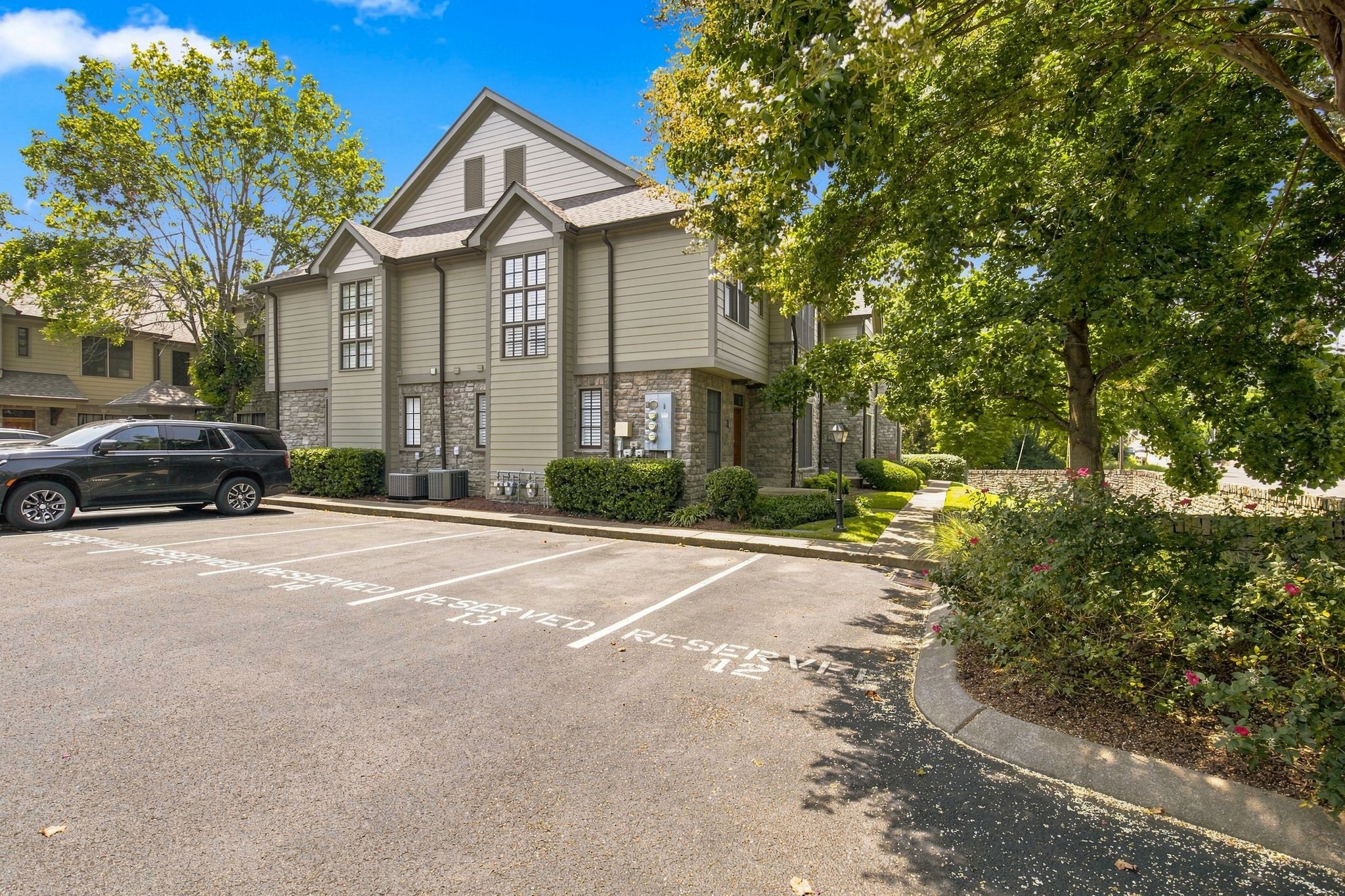 4216 Hillsboro Pike
